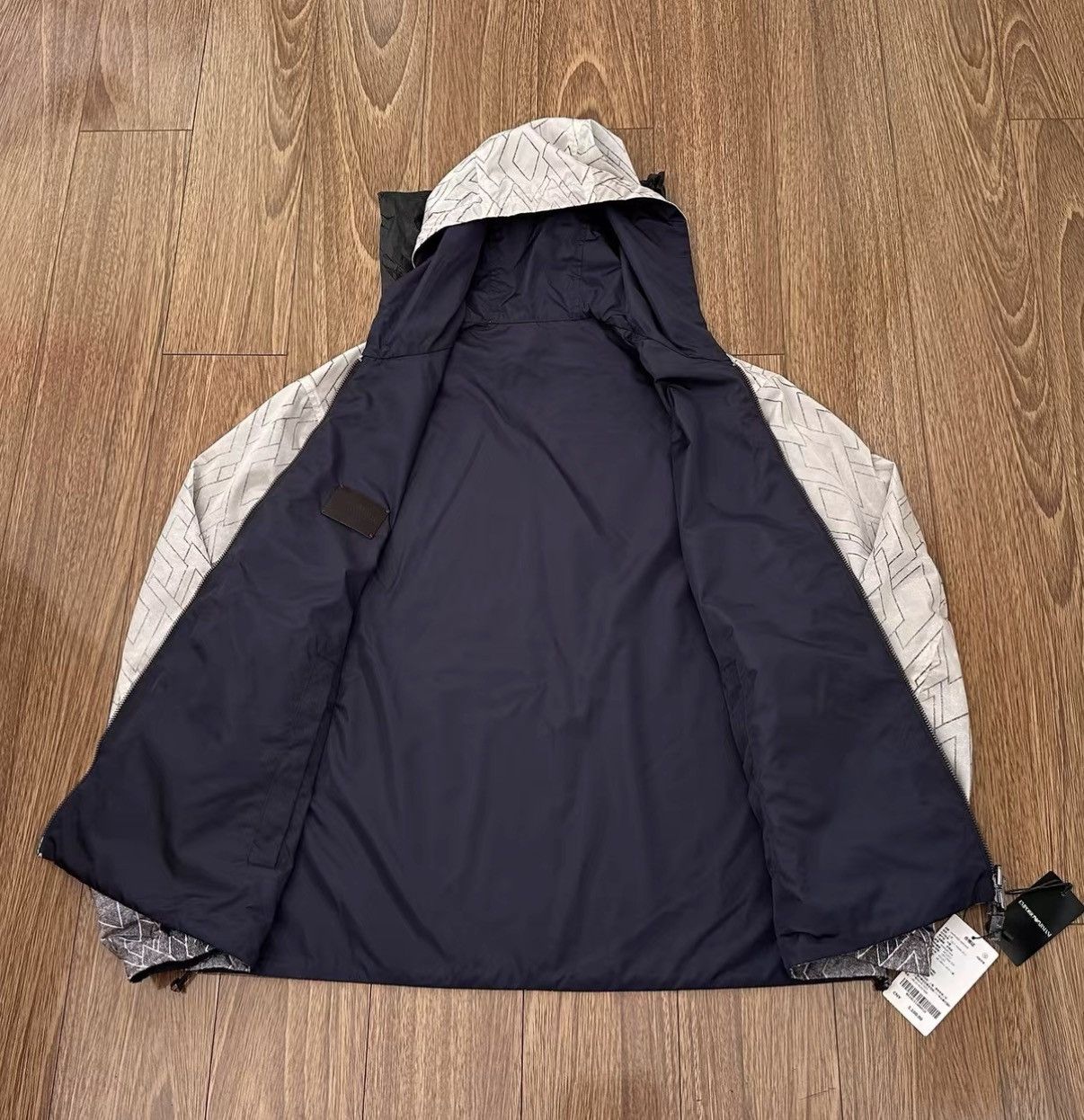 Emporio Armani EMPORIO ARMANI FW25 Long sleeve hooded jacket with pockets Size US L / EU 52-54 / 3 - 3 Thumbnail