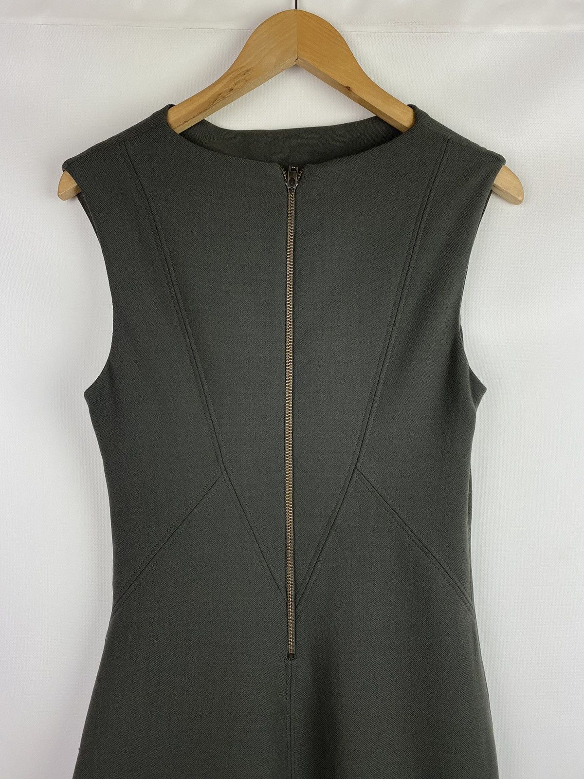 Helmut Lang Helmut Lang ladies assymetrical sleeveless dress size 6 Size M / US 6-8 / IT 42-44 - 9 Thumbnail