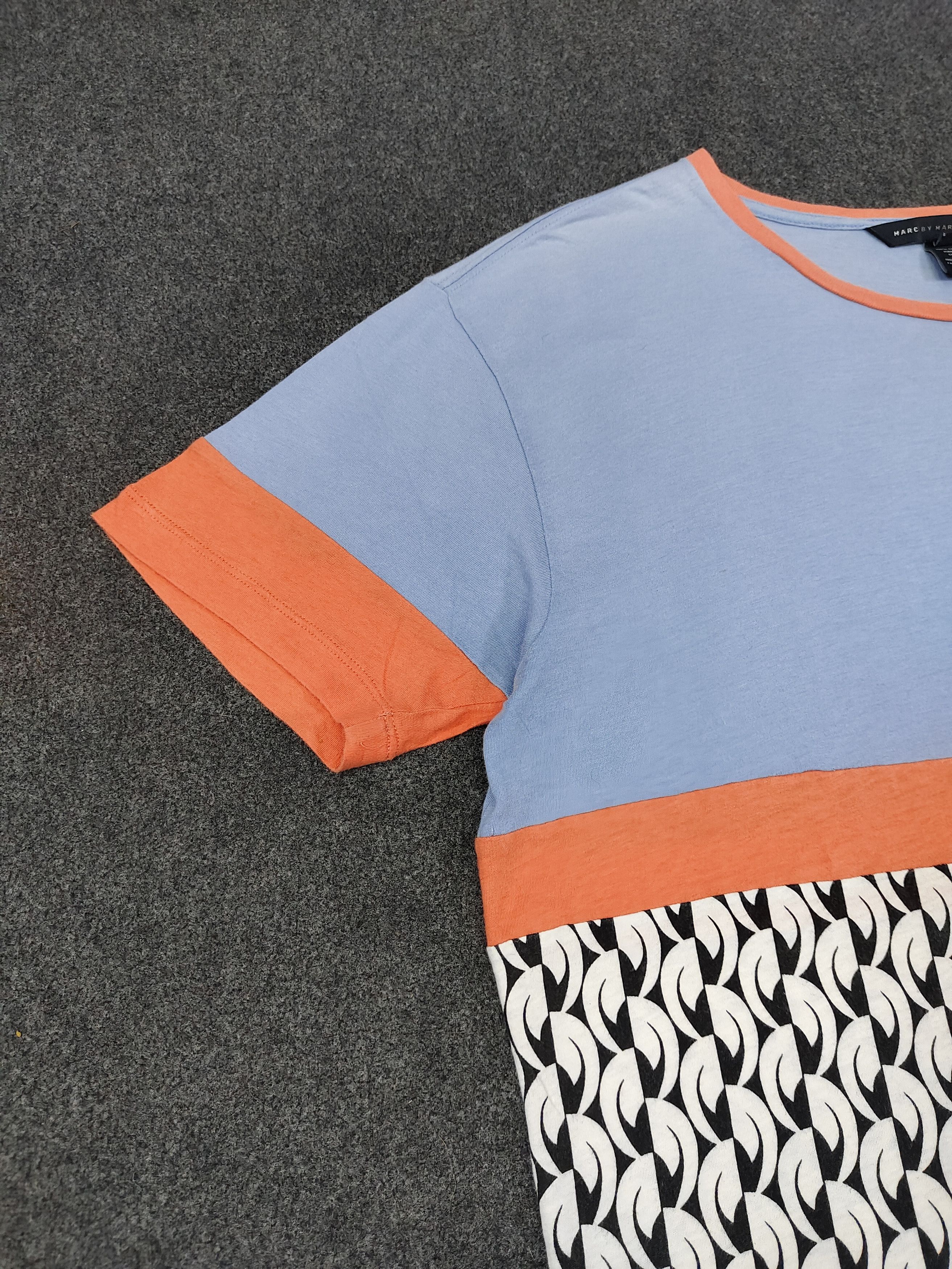 Marc by Marc Jacobs Marc Jacobs- Colorblock Geometric Monogram Panel Tshirt Size M / US 6-8 / IT 42-44 - 3 Thumbnail