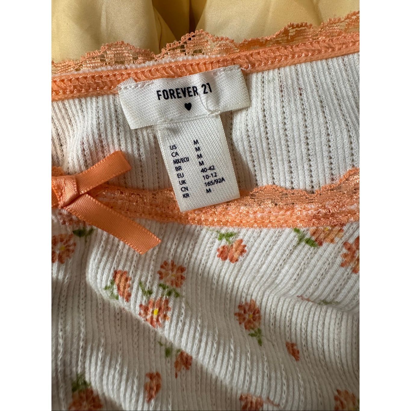 Forever 21 Forever 21 Floral Lace Trim Camisole Crop Top Size M Size M / US 6-8 / IT 42-44 - 5 Thumbnail