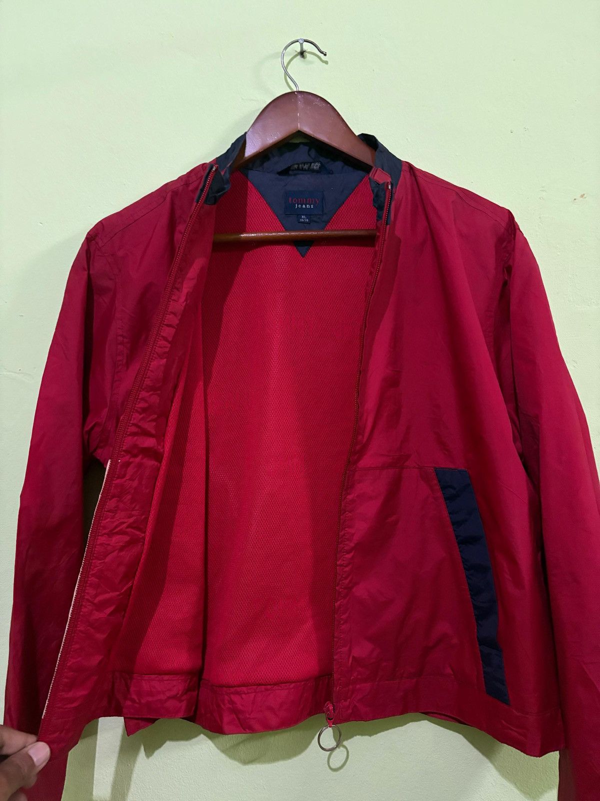 Tommy Hilfiger × Tommy Jeans Vintage Tommy Jeans Tommy Hilfiger Windbreaker Jacket Logo Size US L / EU 52-54 / 3 - 4 Thumbnail