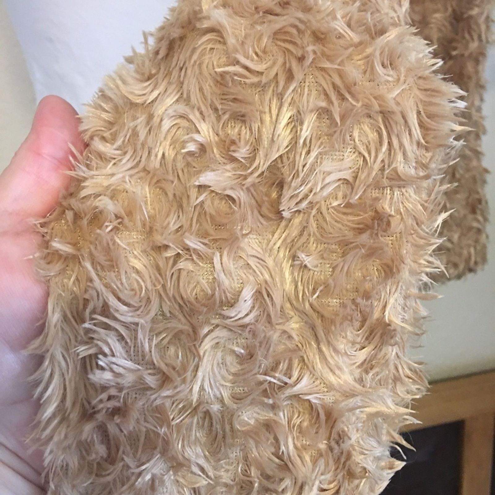 Other Gorgeous golden faux fur scarf wrap 5”x74” Size ONE SIZE - 7 Thumbnail