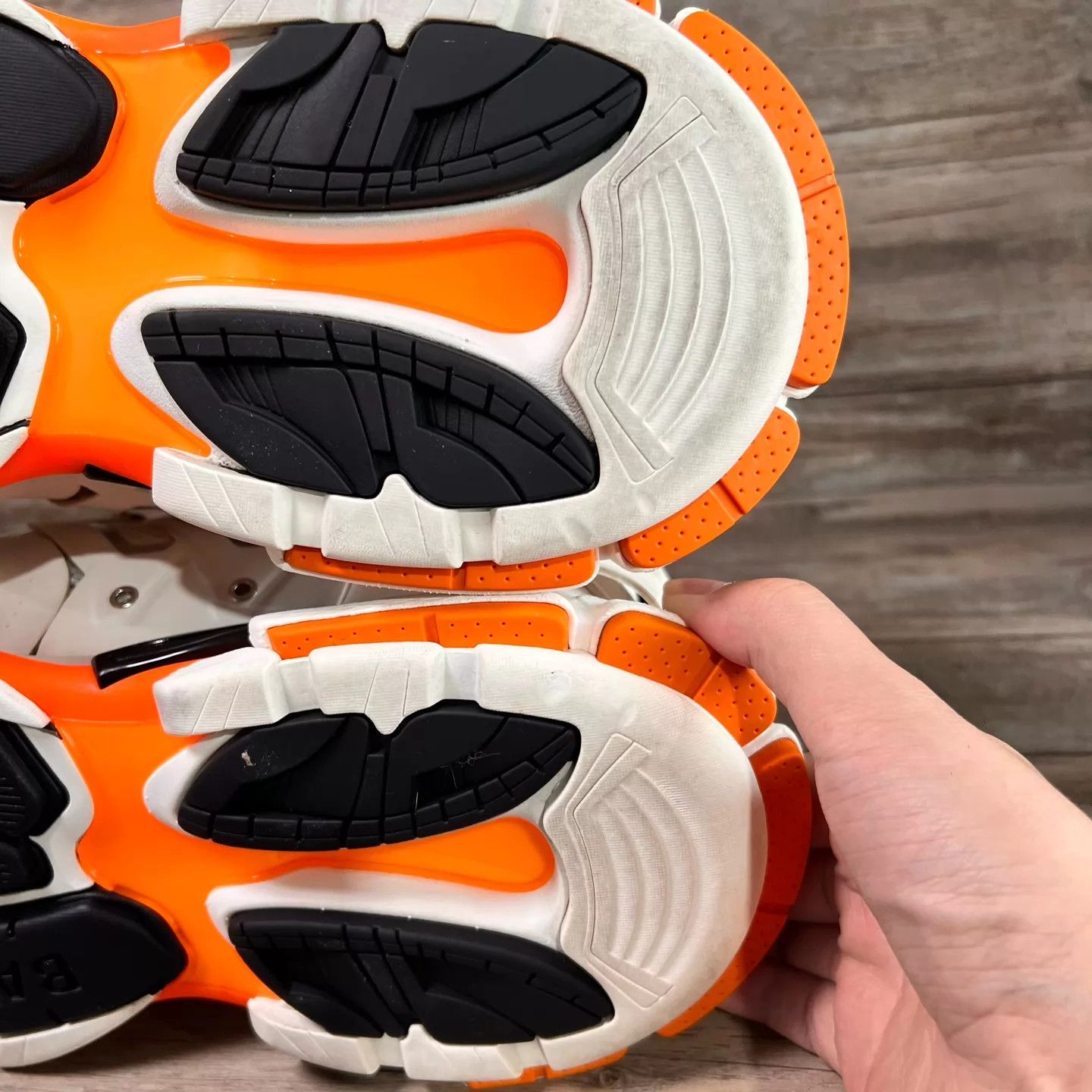 Balenciaga Balenciaga Track 1.0 White/Orange 43 97 New No Box Size US 10 / EU 43 - 7 Thumbnail