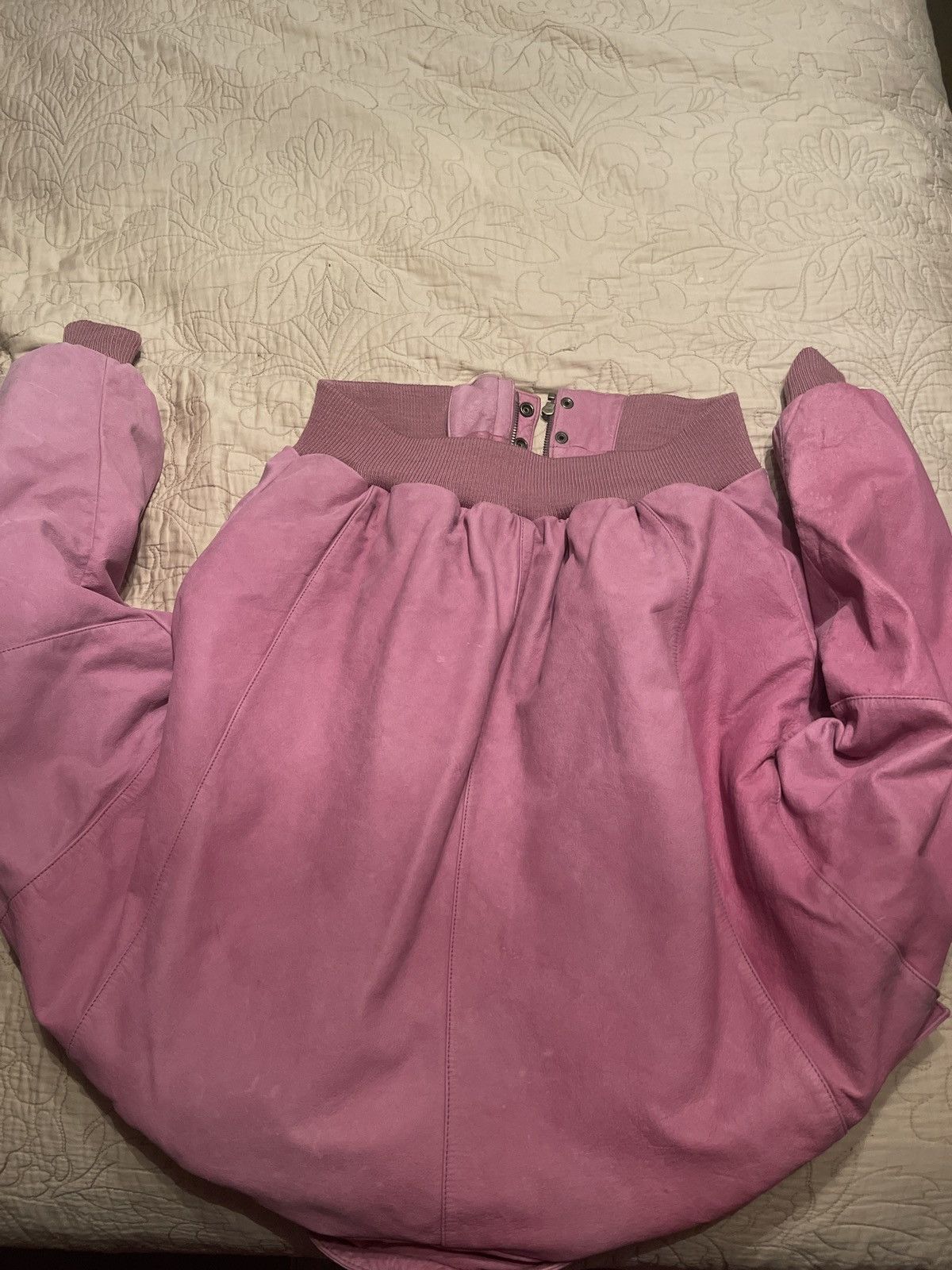 Vintage pink cropped fit leather bomber jacket Size US M / EU 48-50 / 2 - 4 Thumbnail