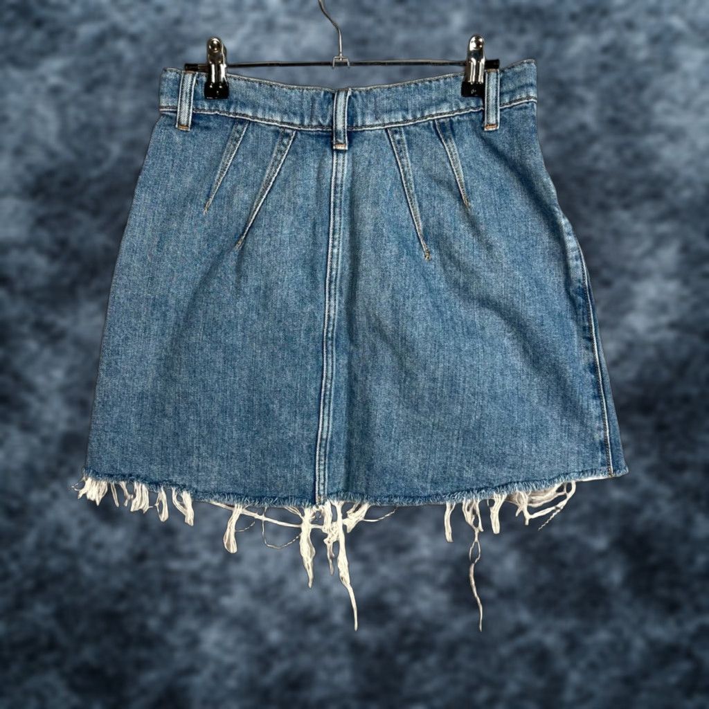 Vintage We The Free Womens Size 27 Denim Mini Skirt Frayed Hem Size 27" / US 4 / IT 40 - 1 Thumbnail