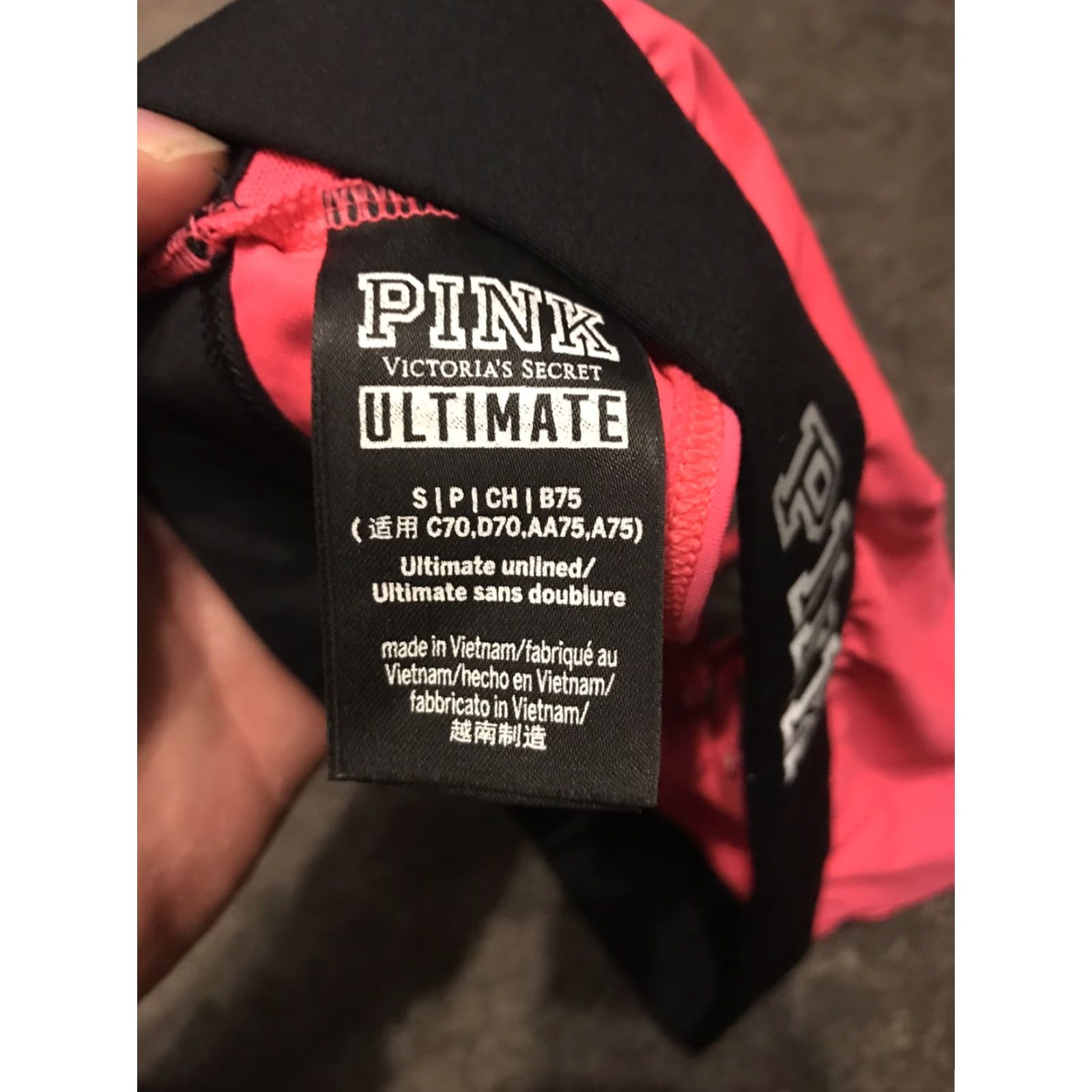 Victoria's Secret PINK ULTIMATE Victoria's Secret Sports Bra Women's S Strappy Racerback Wireless Pocket Logo Light Weight Full Coverage Solid Pattern Victoria Sport Size ONE SIZE - 3 Thumbnail