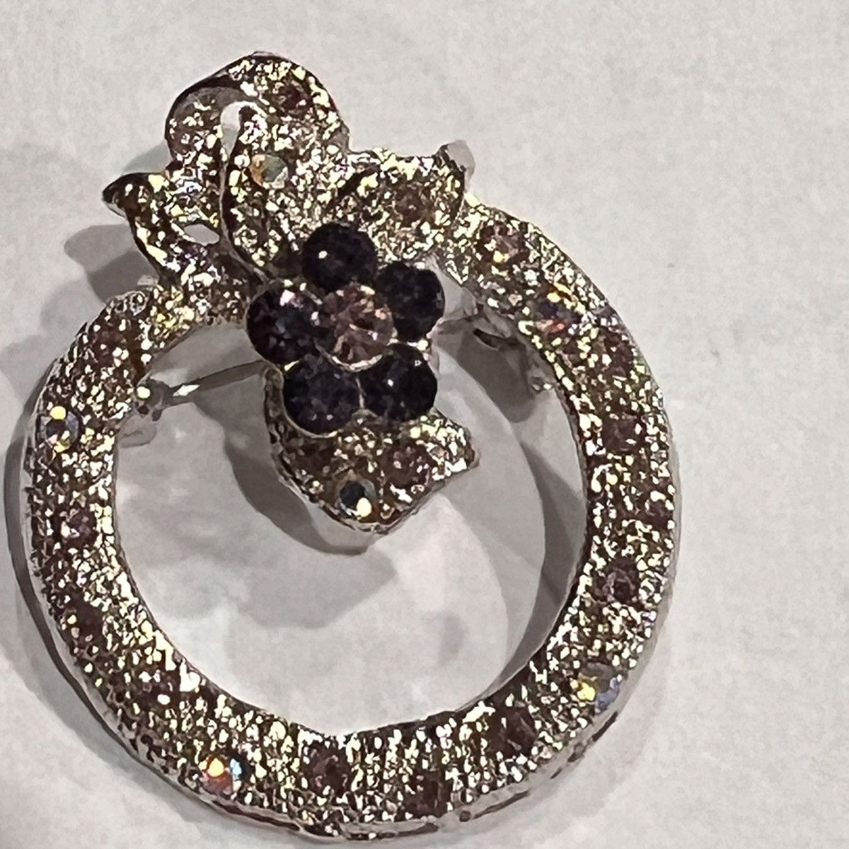 Unknown London Vintage Rhinestone Brooch Pin Size ONE SIZE - 1 Thumbnail