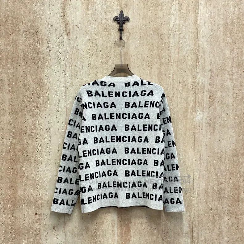 Balenciaga Balenciaga Pop-up white barrage letter logo wool knit card Size US S / EU 44-46 / 1 - 2 Thumbnail