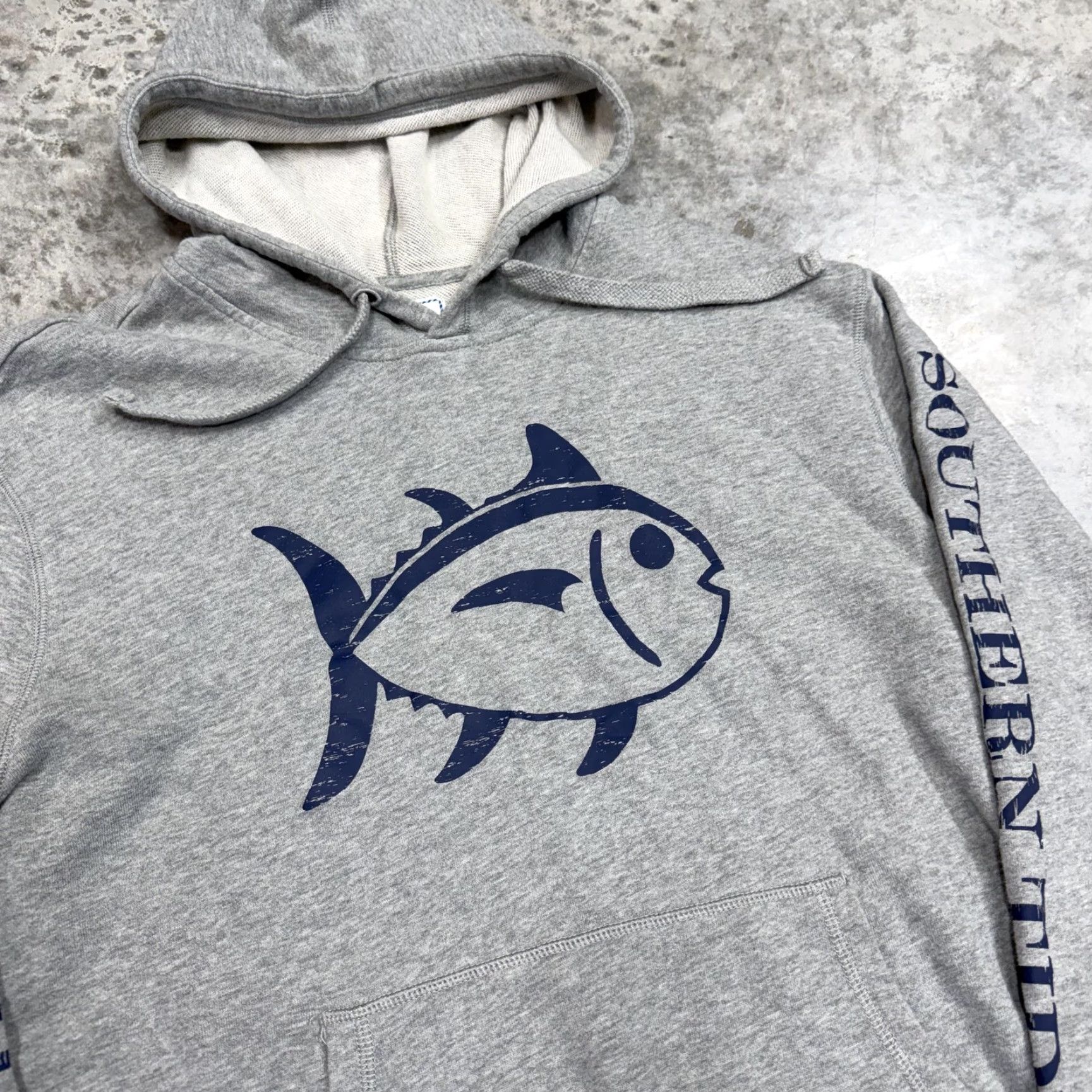 Southern Tide Hoodie Mens Large Gray Fleece Pullover Graphic Print Fish Crew Neck Pockets Logo Vintage? No.
