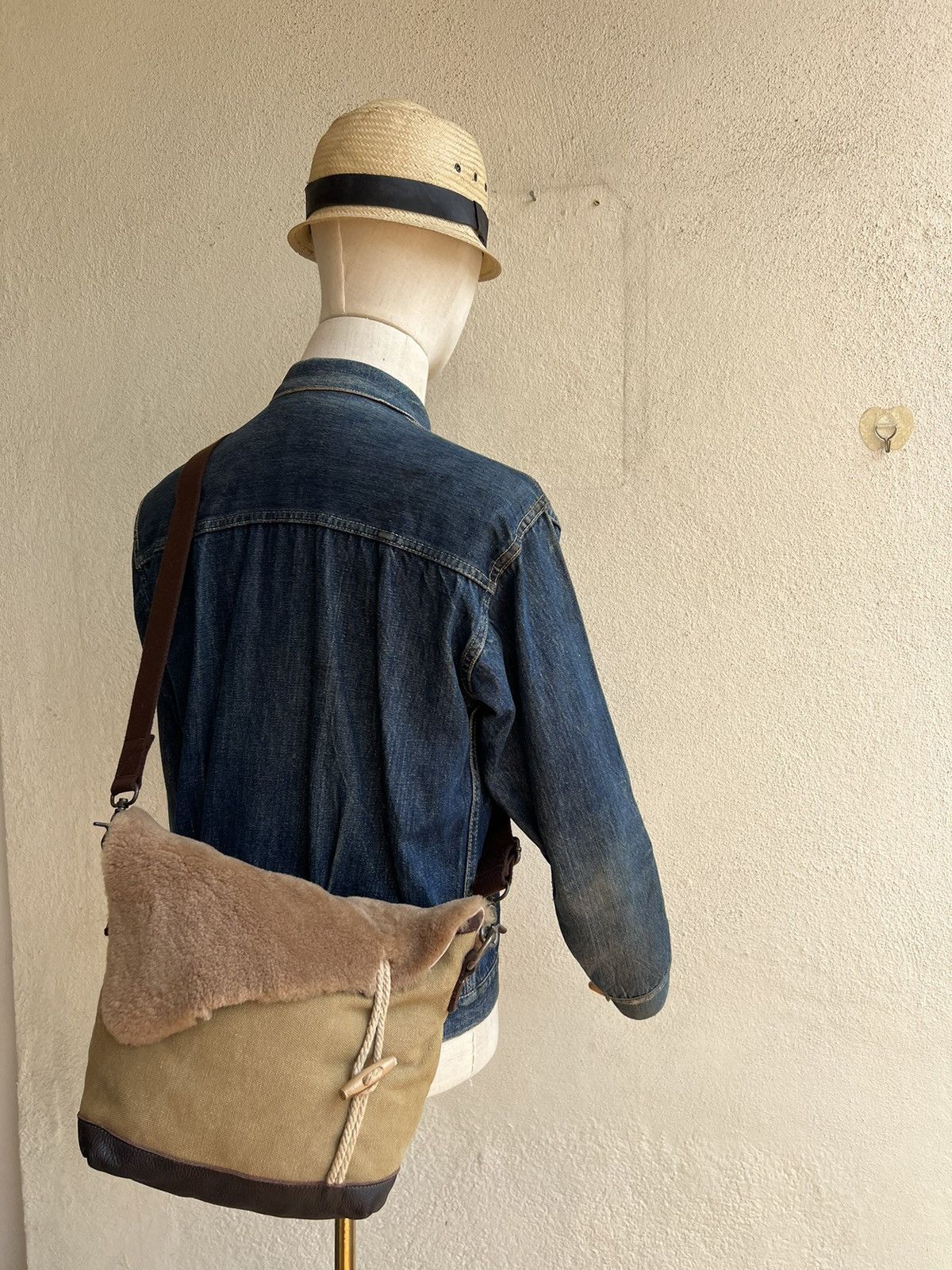 Frapbois Vintage Frapbois Japan Sheepskin Canvas Sling Bag Size ONE SIZE - 1 Thumbnail