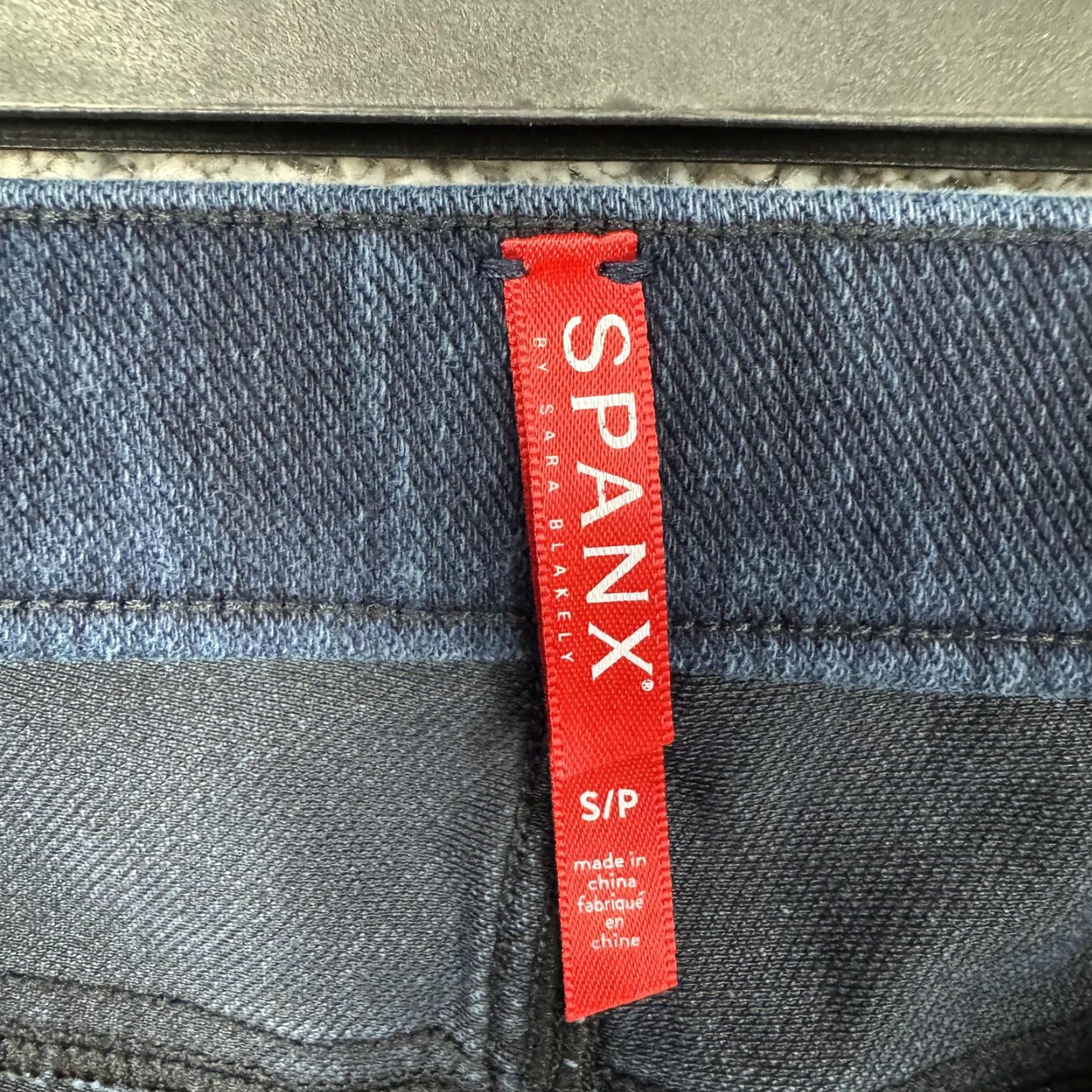 Spanx Spanx Jeans Womens Small Blue Dark Wash Mid Rise Jegging Pull On Shaping Stretch Size 28" / US 6 / IT 42 - 7 Thumbnail