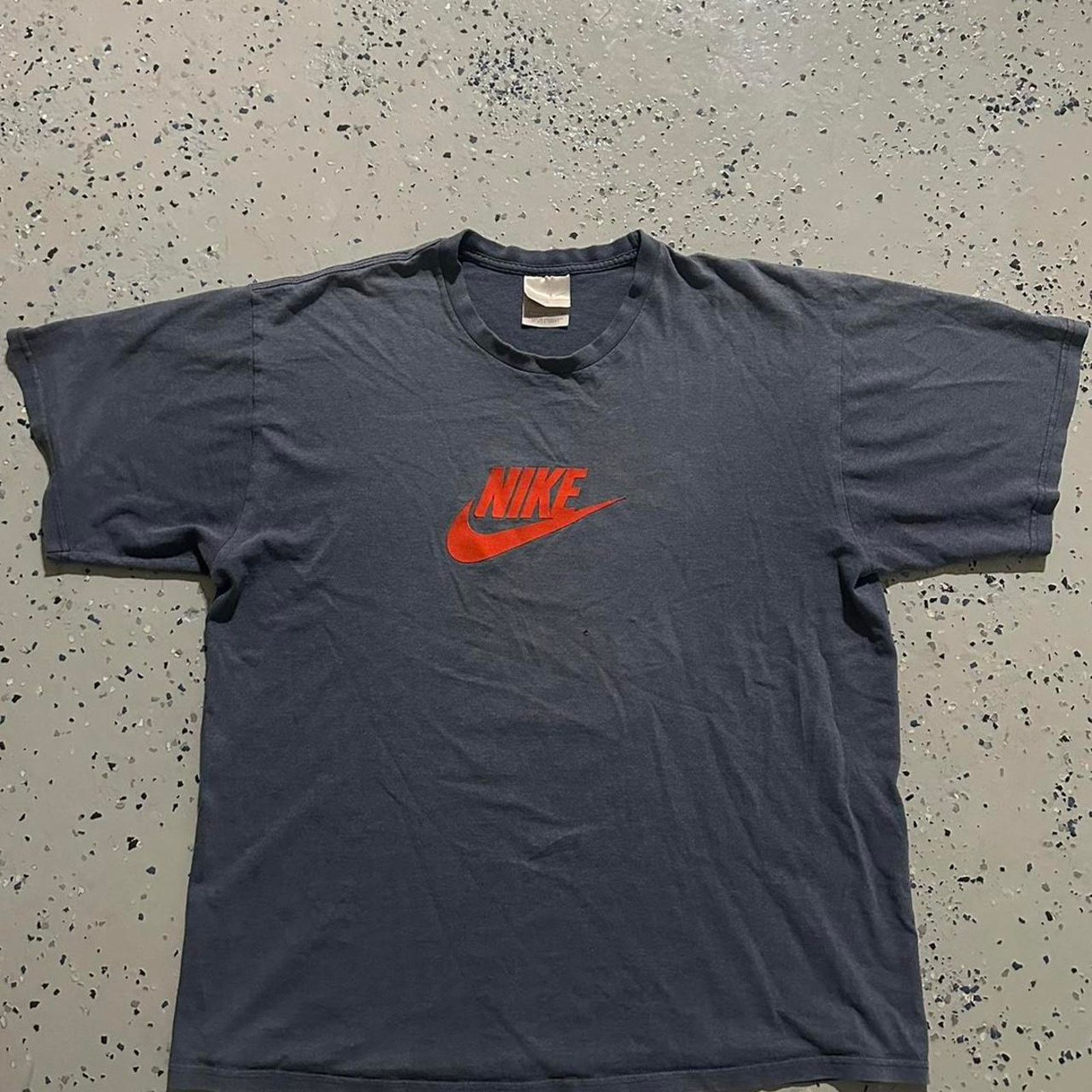 Nike Y2k navy nike spellout tee Size US L / EU 52-54 / 3 - 1 Thumbnail