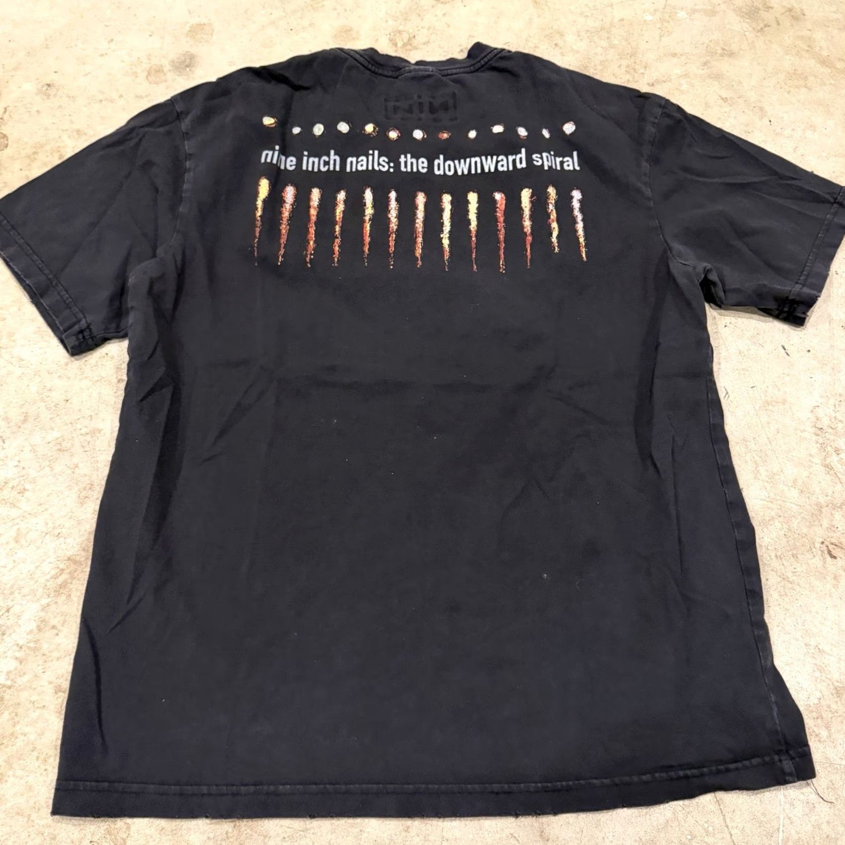 Vintage VINTAGE Nine Inch Nails The Downward Spiral T-Shirt Rock Band Shirt M/L Black Short Sleeve Mens 90s Grunge Punk Gothic Shirt Size US M / EU 48-50 / 2 - 2 Thumbnail