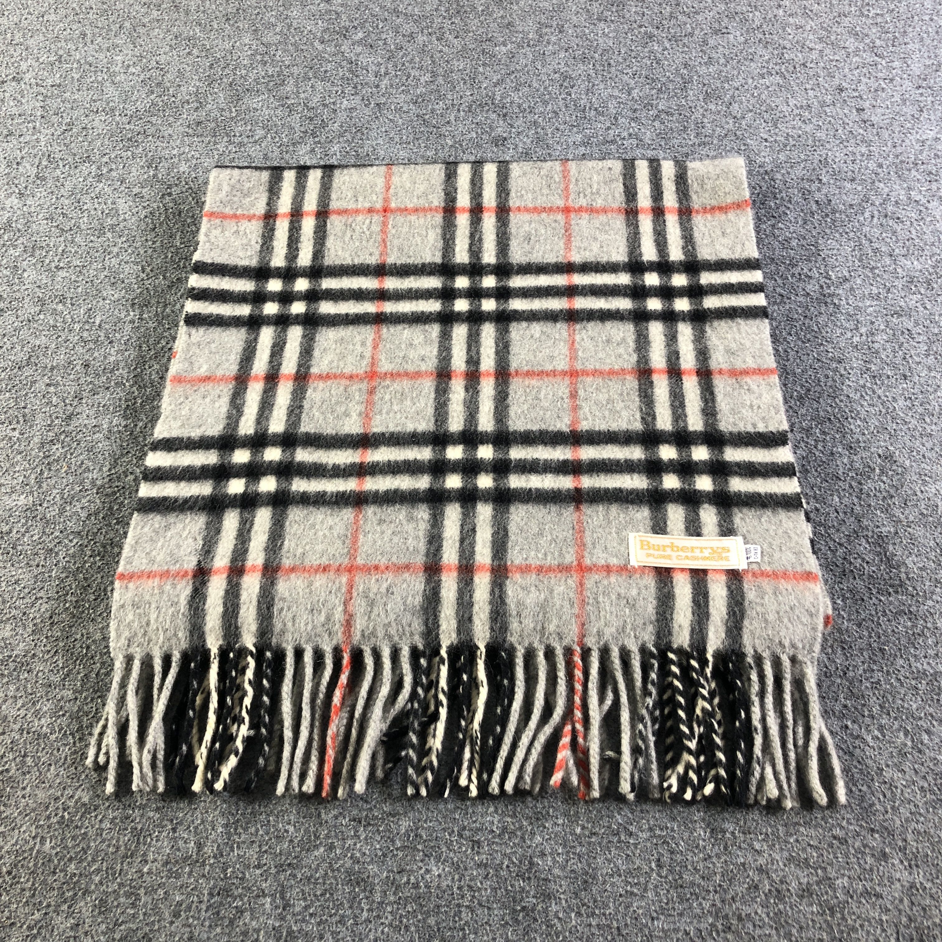 Burberry Burberry Nova Check Cashmere Scarf Muffler V2690 Size ONE SIZE - 2 Thumbnail