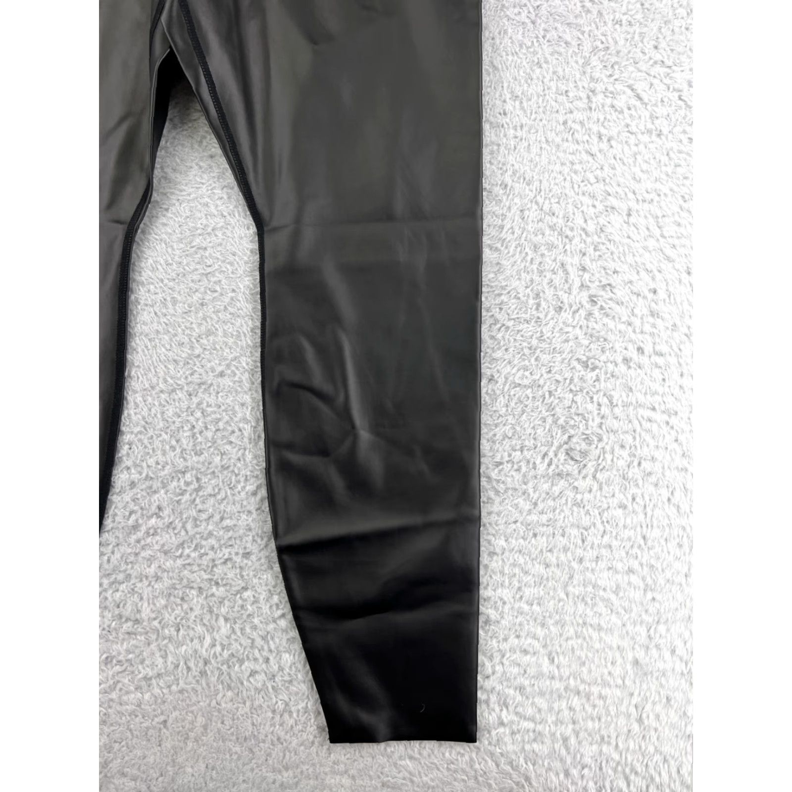 Good American Good American Pants Womens 5 Black Faux Leather Blend NWT Solid Regular Straight Casual Workwear 34in Waist 26in Inseam Womens Pants 90s? Size 27" / US 4 / IT 40 - 4 Thumbnail