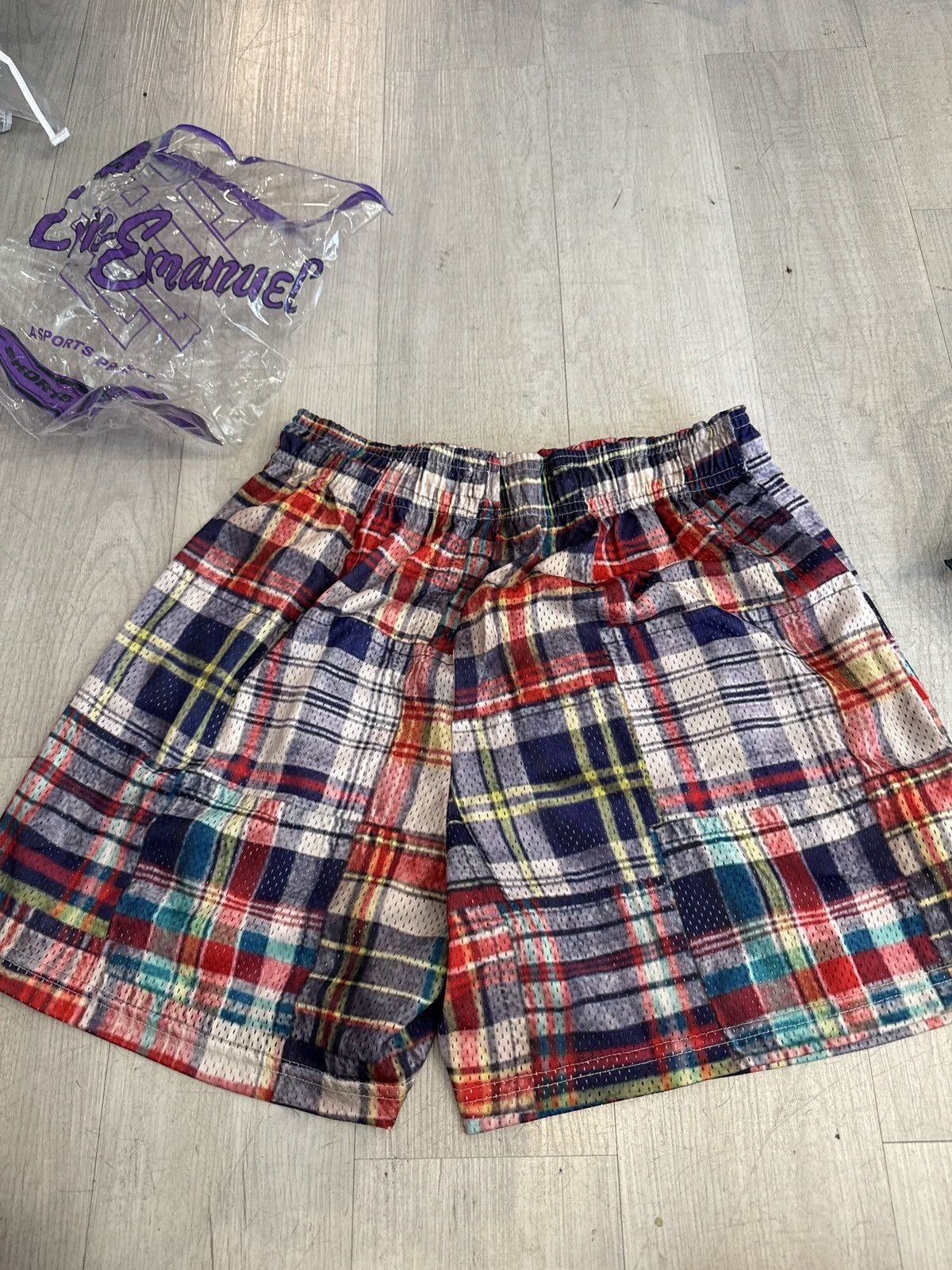 Eric Emanuel Eric Emanuel plaid shorts with yellow logo Size US 36 / EU 52 - 2 Thumbnail
