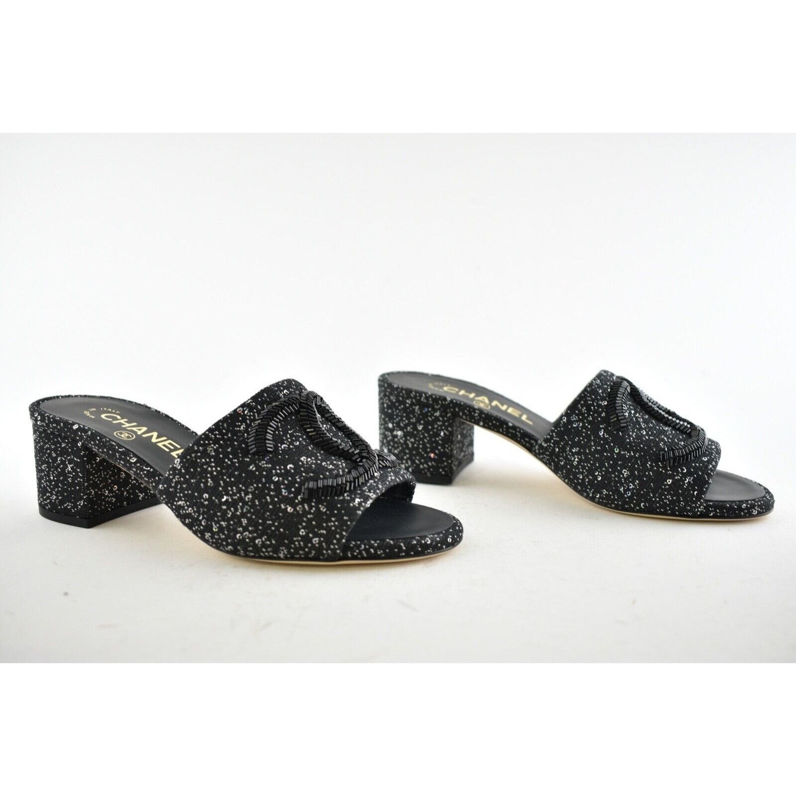 Chanel 19P Fabric CC Logo Backless Slide Mule Sandal Block Heel 35 Size US 5 / IT 35 - 6 Thumbnail