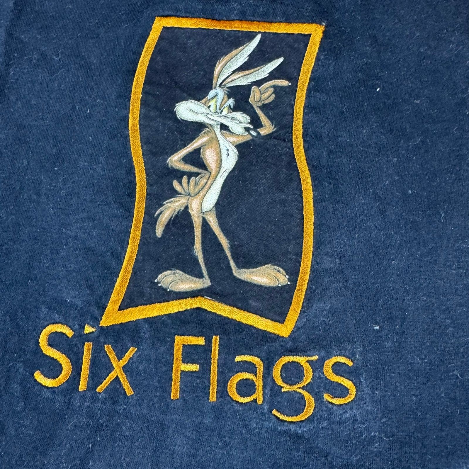 Other Vintage Wile E. Coyote Six Flags T-Shirt - Size XL Size US XL / EU 56 / 4 - 3 Thumbnail