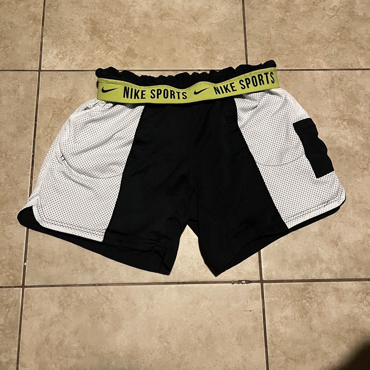 Nike × Vintage Nike Reversible Basketball Shorts Size US 32 / EU 48 - 2 Thumbnail