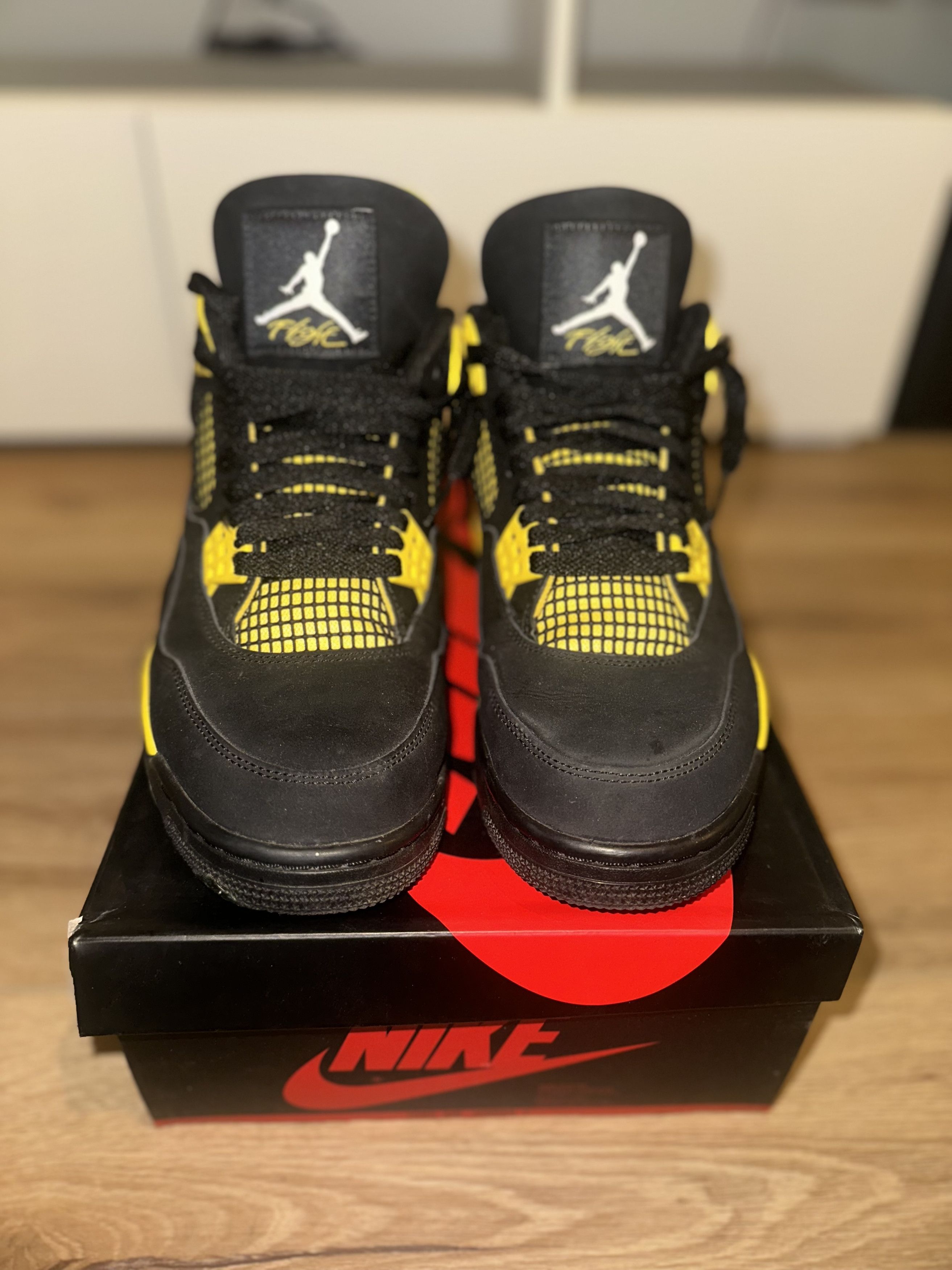 Jordan Brand Jordan Retro “Thunder” size 10.5 Size US 10.5 / EU 43-44 - 1 Thumbnail