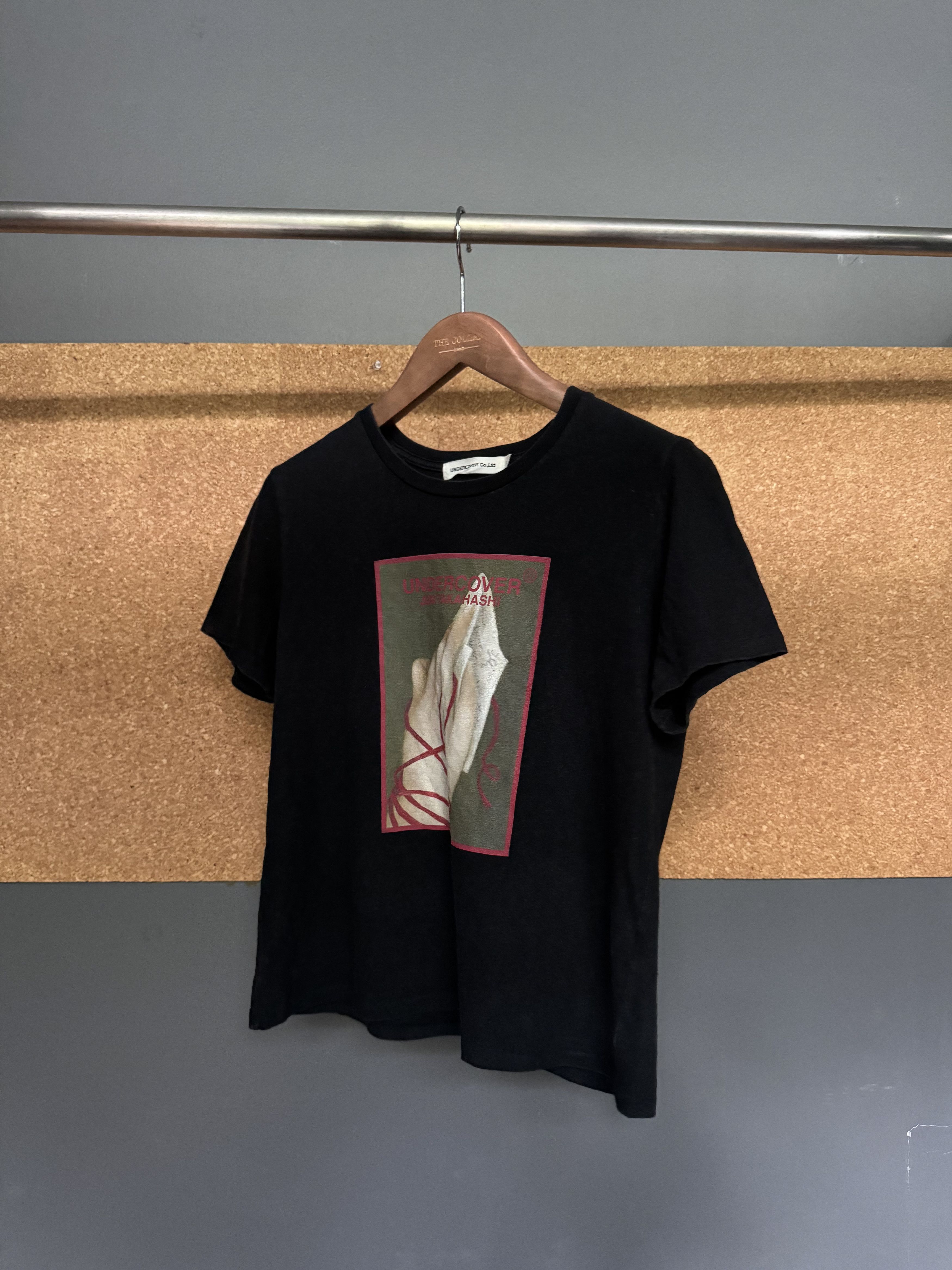Undercover Tied Hand Graphic T-shirt Size US S / EU 44-46 / 1 - 2 Thumbnail