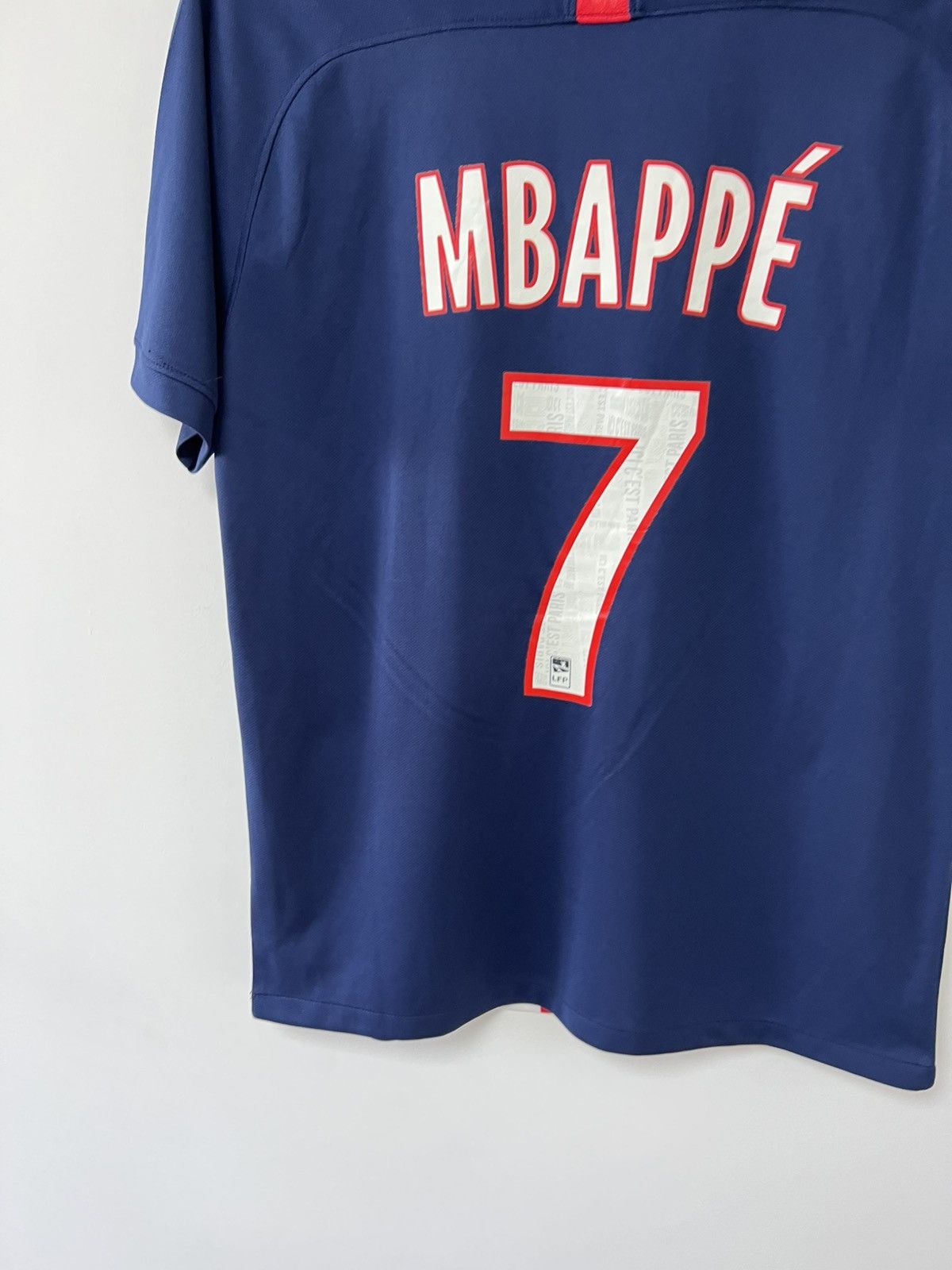 Nike PSG 2019/20 Home Jersey Mbappe #7 Football Shirt Nike M Size US M / EU 48-50 / 2 - 9 Thumbnail