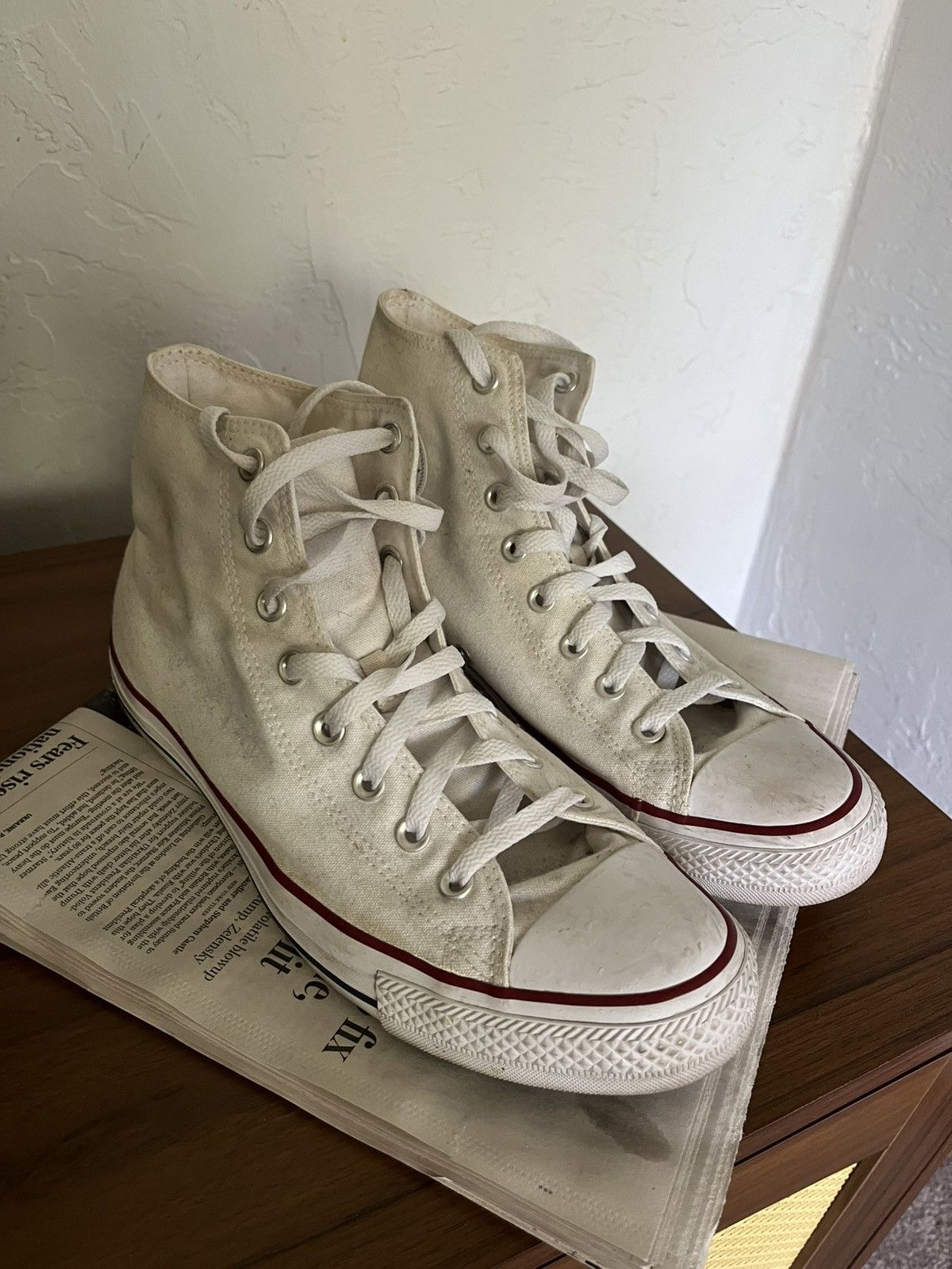 Converse Classic white hi-top converse Size US 10 / EU 43 - 3 Thumbnail