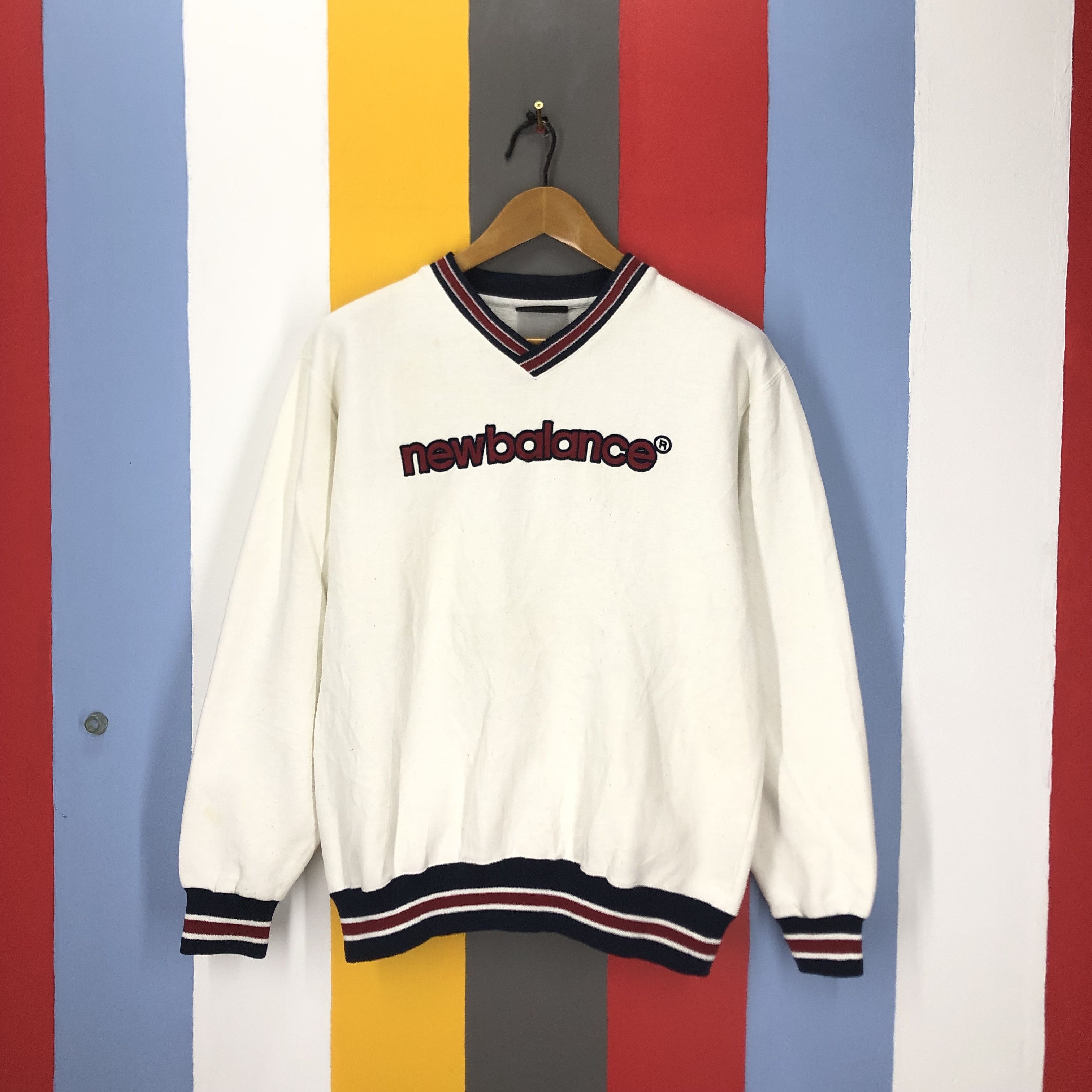 New Balance 90s Vintage NEW BALANCE V Neck Sweatshirt #1646/03 Size US L / EU 52-54 / 3 - 1 Thumbnail