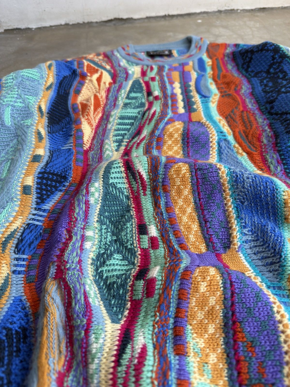 Coogi Coogi Australia 3d knit sweater size tagged S fits L/XL Size US L / EU 52-54 / 3 - 9 Thumbnail
