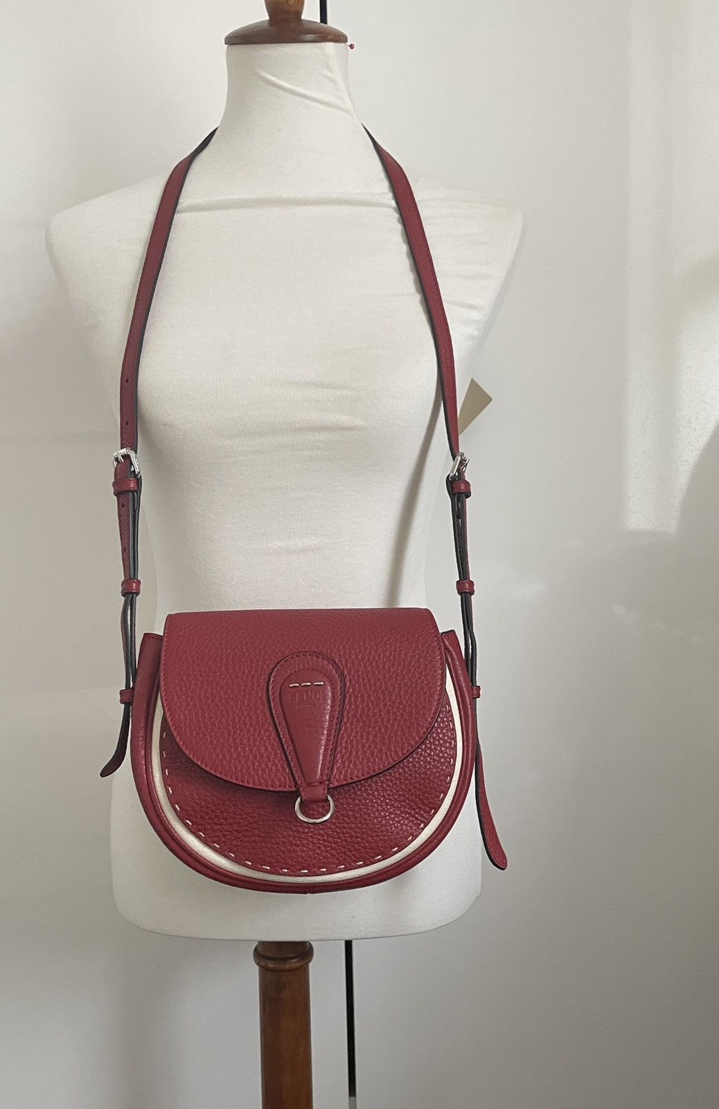 Fendi Fendi red leather selleria saddle bag Size ONE SIZE - 1 Thumbnail