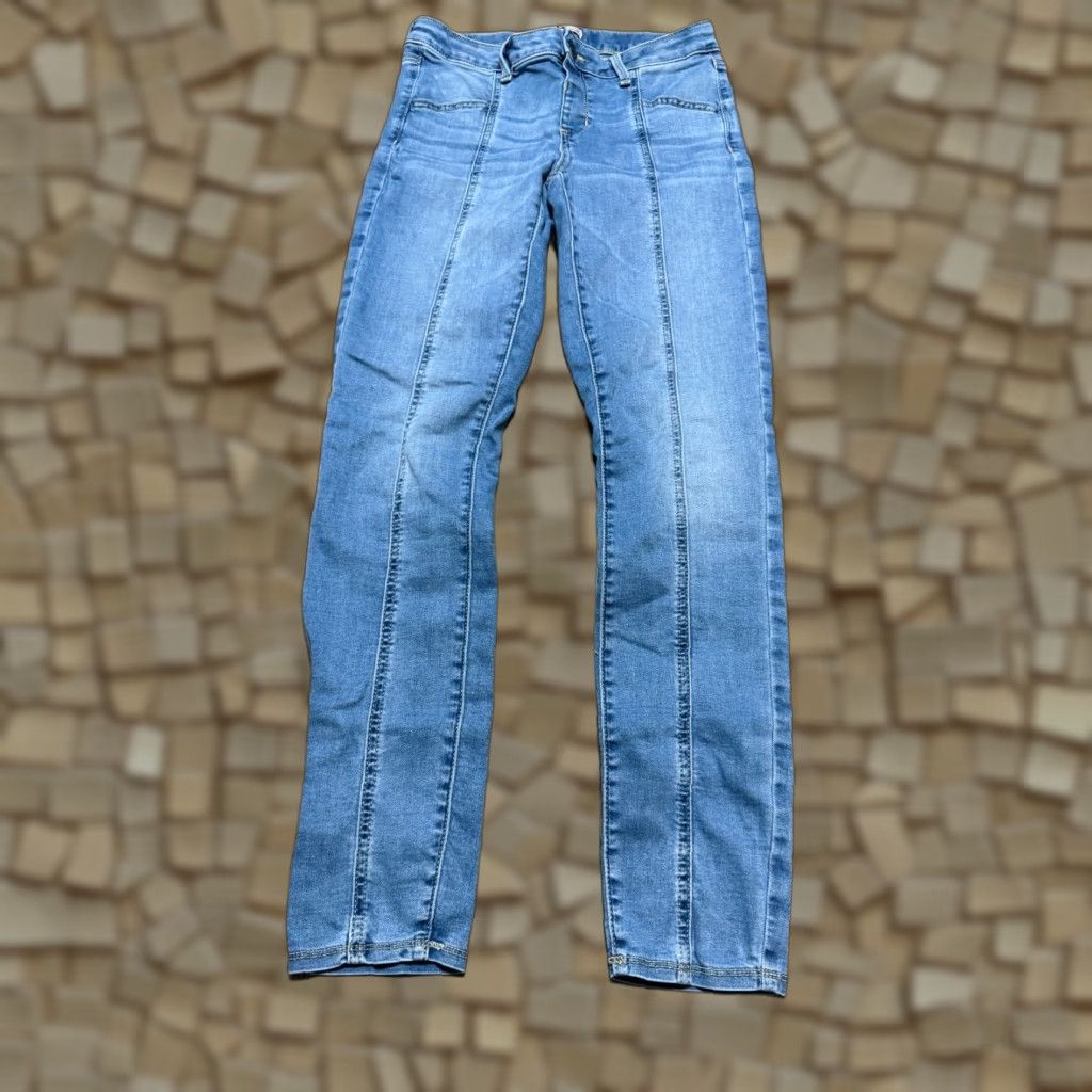 Vintage SO Jeans Women's Size 16 Blue Denim Skinny Medium Wash Low Rise Pockets 5-Pocket Design Inseam 27 in Regular Stretch Jeans Womens Size 38" / US 16 / IT 52 - 1 Thumbnail