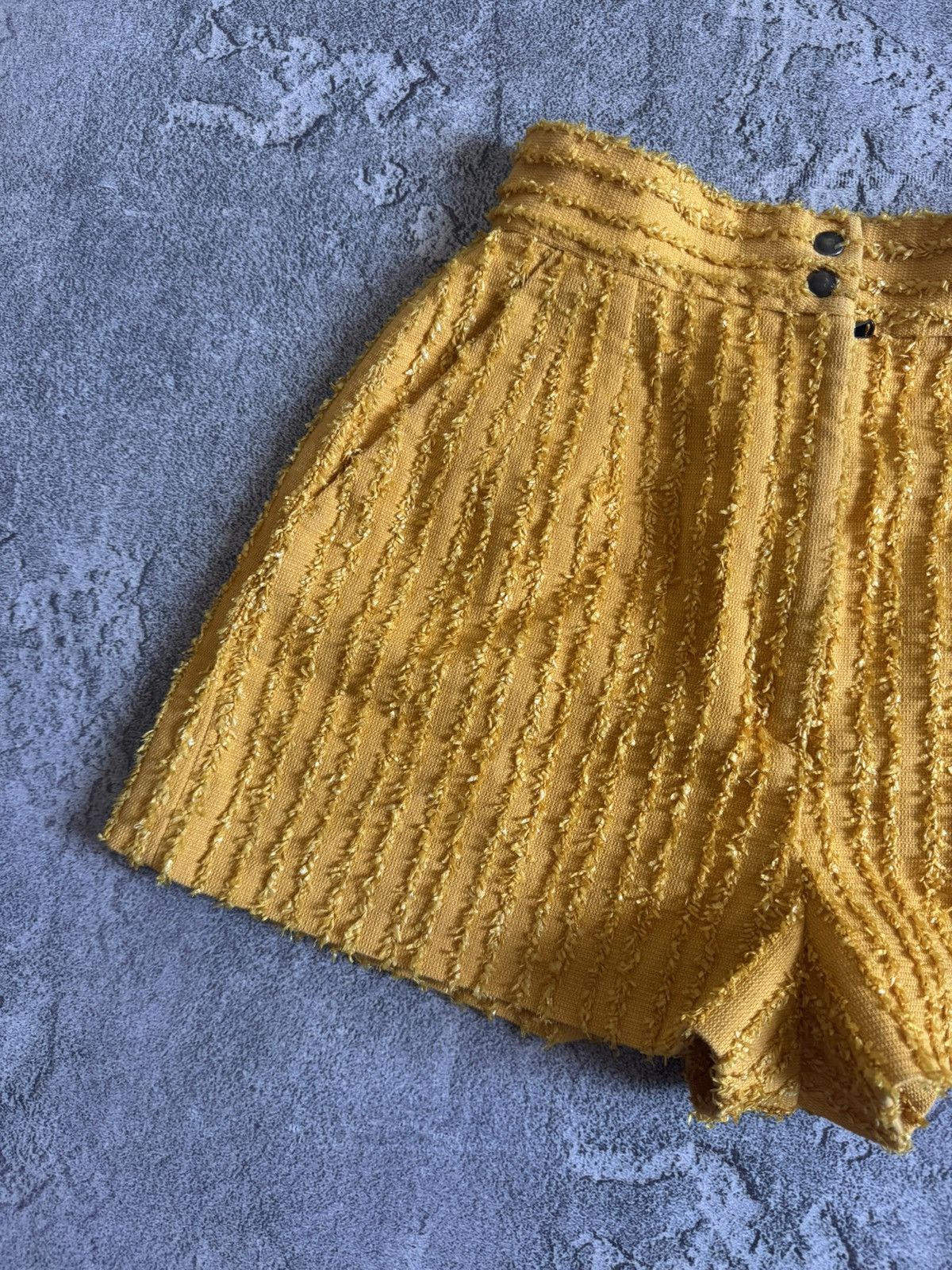 Dolce & Gabbana Dolce & Gabbana 40size fuzzy shorts 🩳 luxury Size 27" / US 4 / IT 40 - 5 Thumbnail