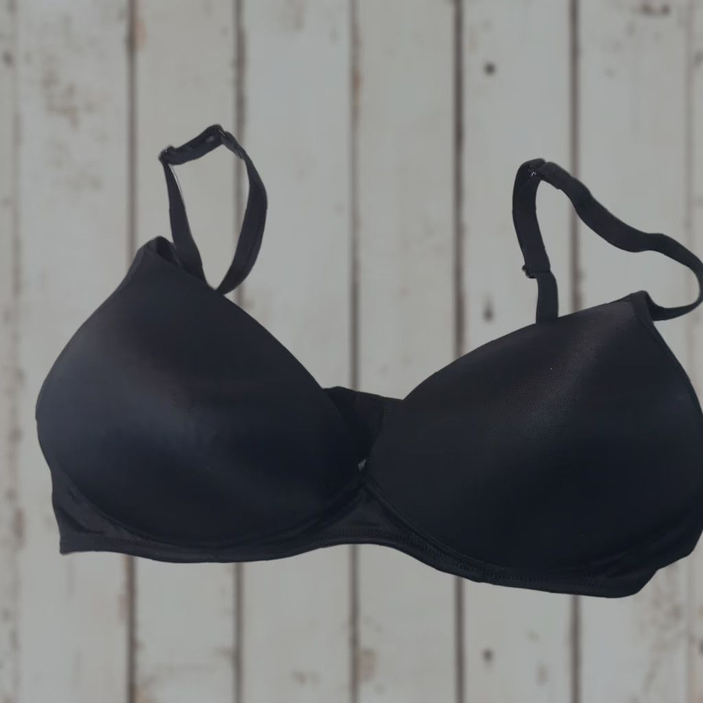 Vintage Warner's Women's Black Lightly Padded Wireless T-Shirt Bra Size 36B Size ONE SIZE - 1 Thumbnail