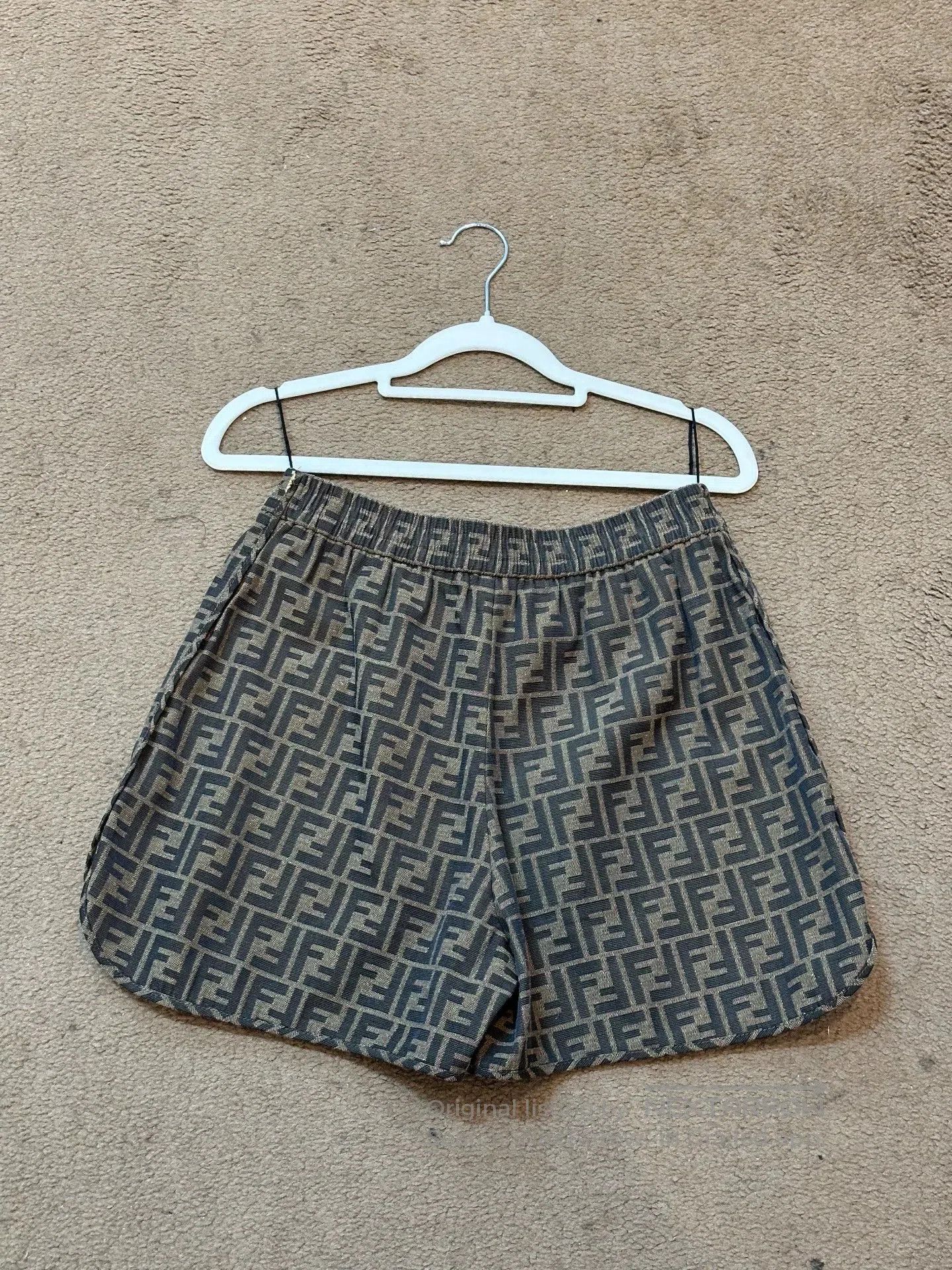 Fendi fendi ff print black shorts size 38. Size US 38 / EU 54 - 1 Thumbnail