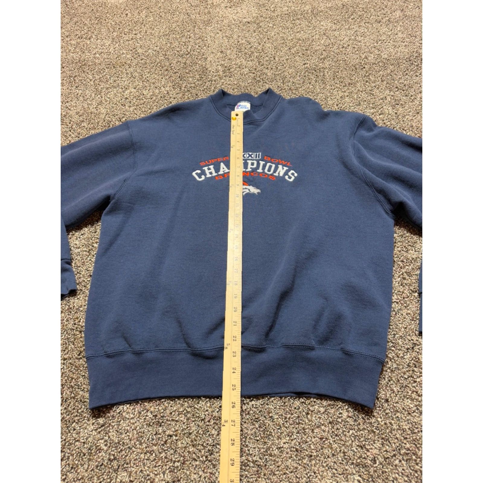 Pro Player VINTAGE Denver Broncos Pro Player Sweatshirt Mens XL Blue NFL Pullover Crew Neck Long Sleeve Size US XL / EU 56 / 4 - 4 Thumbnail