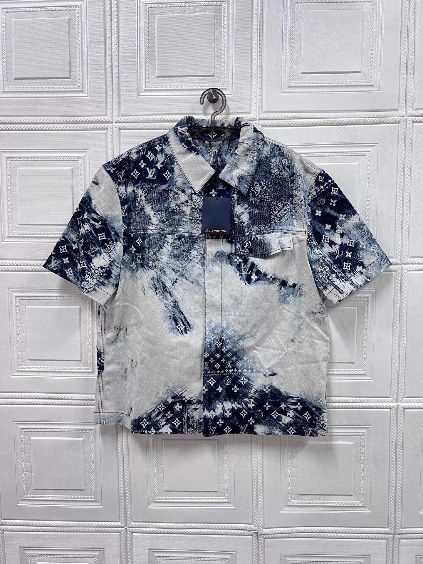 Louis Vuitton LV Denim Tie-Dye Cashew Flower Logo SS Shirt L Size US L / EU 52-54 / 3 - 1 Thumbnail