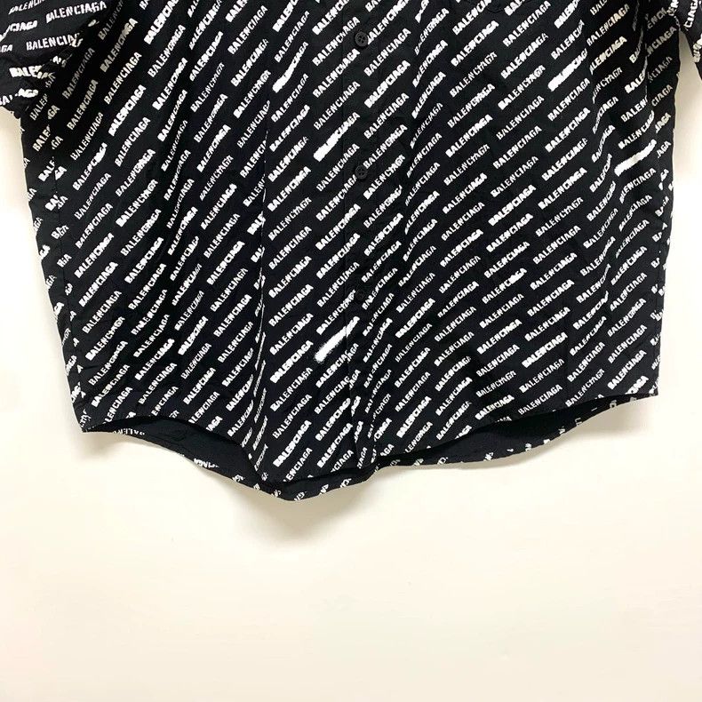 Balenciaga Balenciaga size 37 Full Print Short Sleeve Shirt Size US XS / EU 42 / 0 - 4 Thumbnail