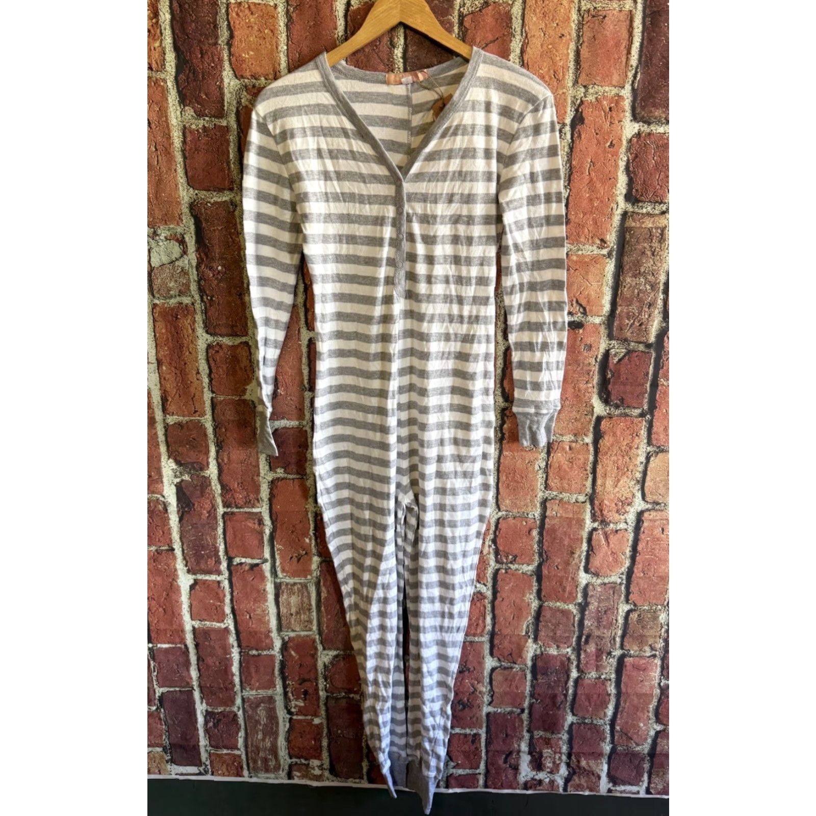 Vintage VINTAGE Blis Womens Gray Striped One Piece Pajamas Long Sleeve Size Small NWT Size S / US 4 / IT 40 - 2 Thumbnail
