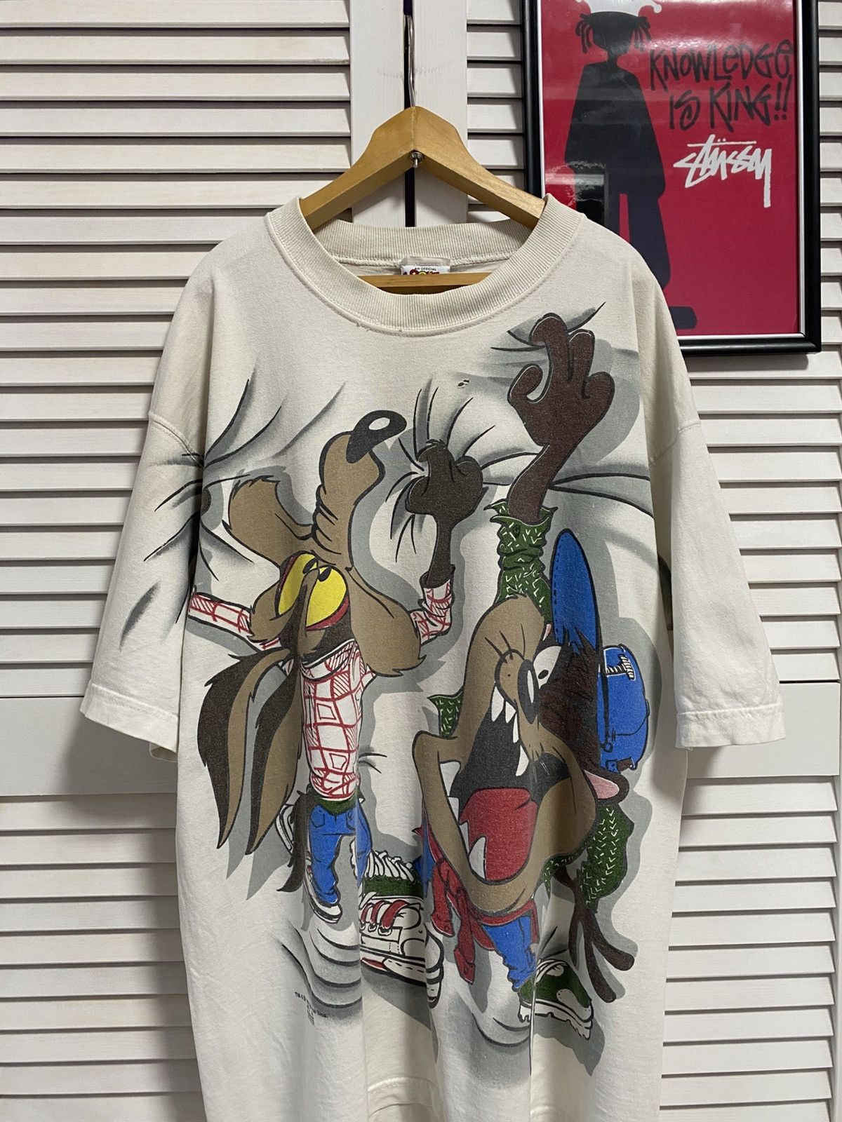 Warner Bros Vintage 1995 Looney Tunes Taz & Wile E Coyote All Over Tee Size US L / EU 52-54 / 3 - 1 Thumbnail