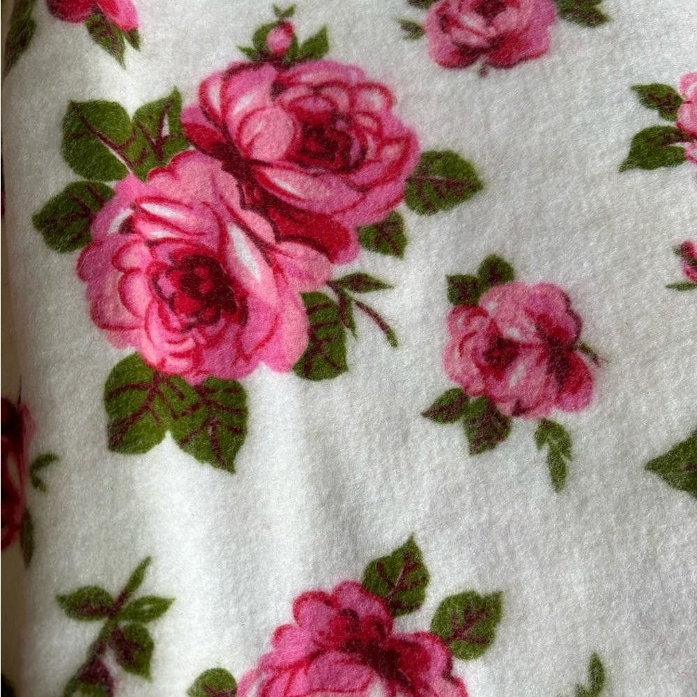 Designer Vintage Throw Blanket with Floral Design Size ONE SIZE - 3 Thumbnail