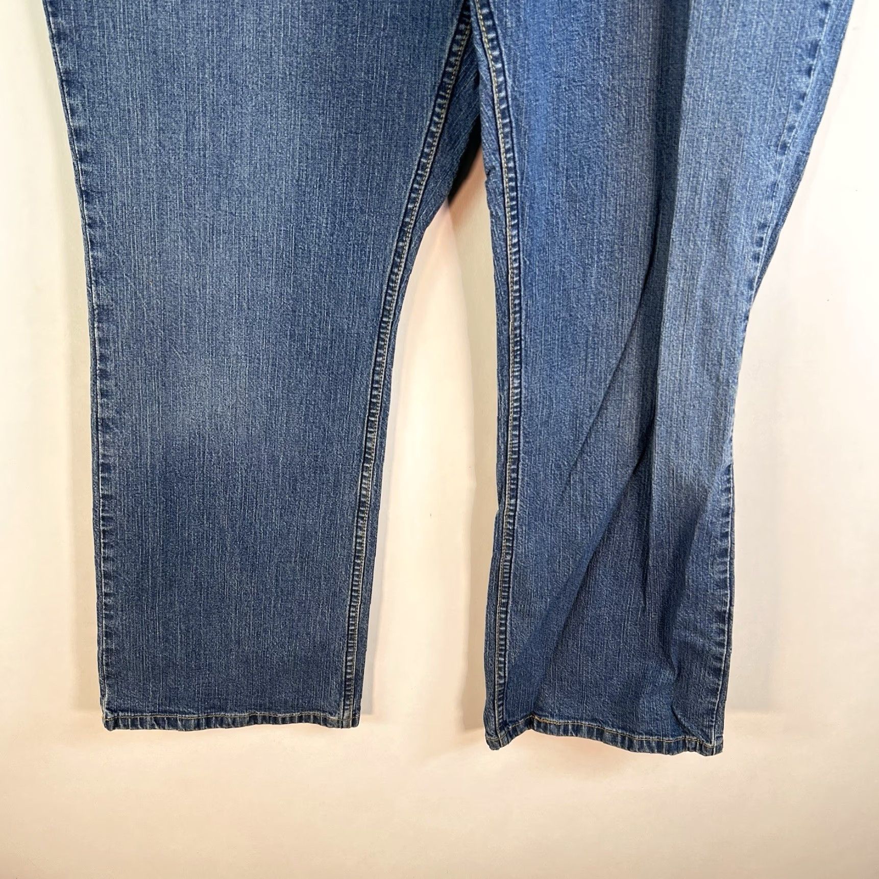 Levi's VINTAGE Levi's Signature Modern Boot Cut Jeans Women's 18 Blue Denim 40x32 NWT Size 40" / US 18 - 4 Thumbnail