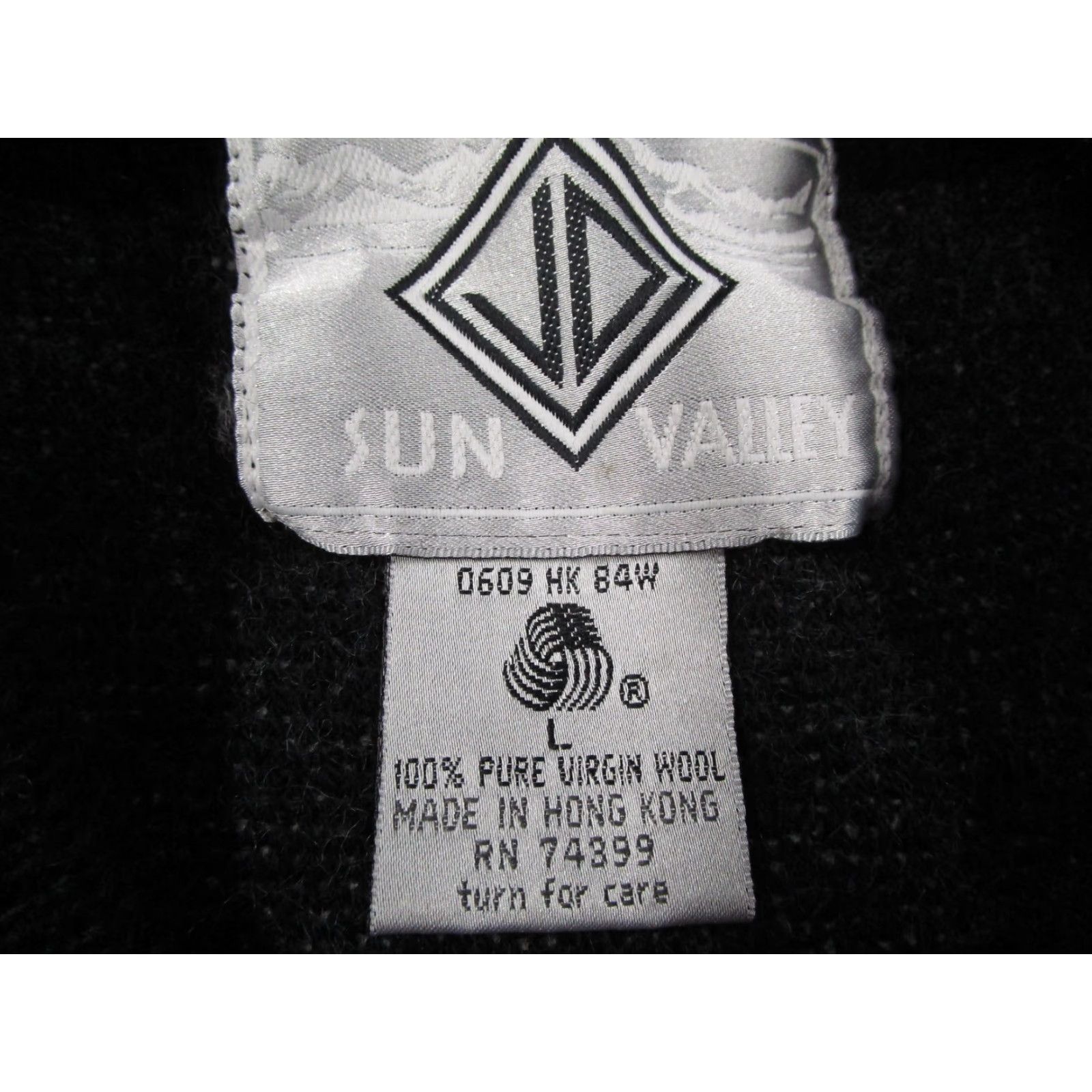 Vintage VINTAGE Sun Valley Sweater Women Large Black White Wool Deer Crest Ski 80s Size L / US 10 / IT 46 - 2 Thumbnail