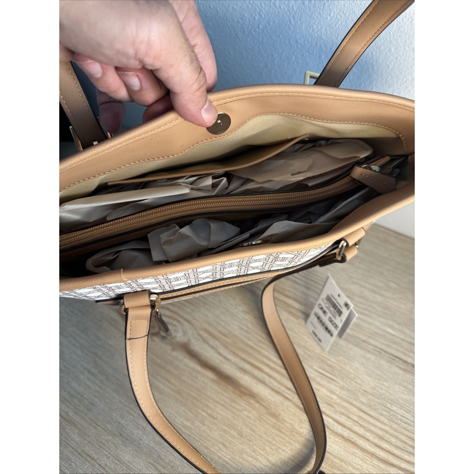 Giani Bernini GIANI BERNINI faux-leather Med Tote - Beige / White $99 NWT Size ONE SIZE - 4 Thumbnail