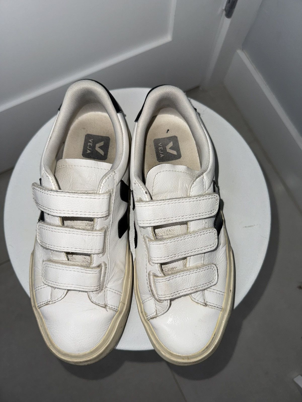 Veja Veja Women’s Recife Logo Sneaker/Size 7 Size US 7 / IT 37 - 4 Thumbnail