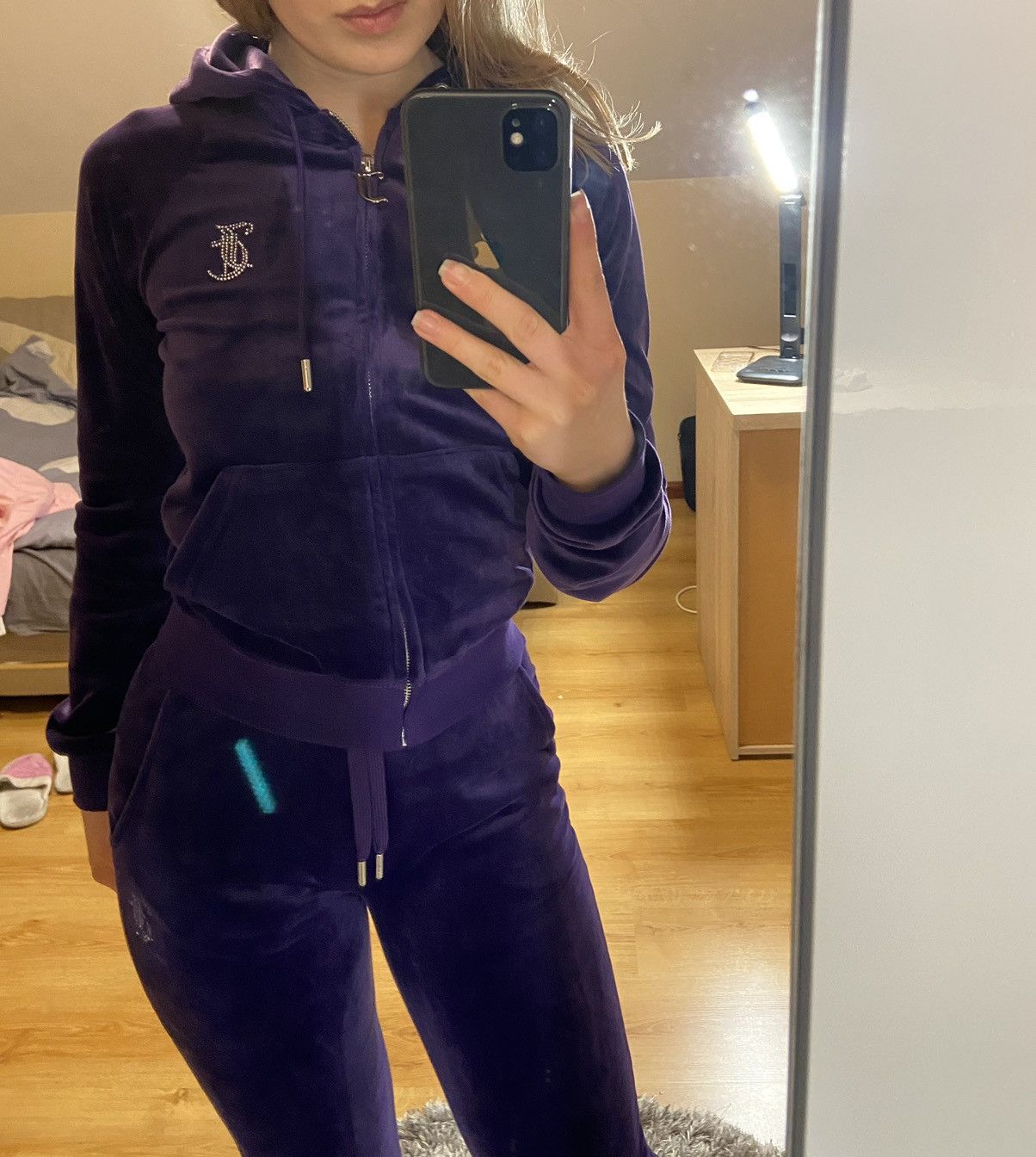 Juicy Couture × Vintage Vintage style y2k Juicy Couture velour tracksuit set velvet Size XXS / US 00 / IT 34 - 7 Thumbnail