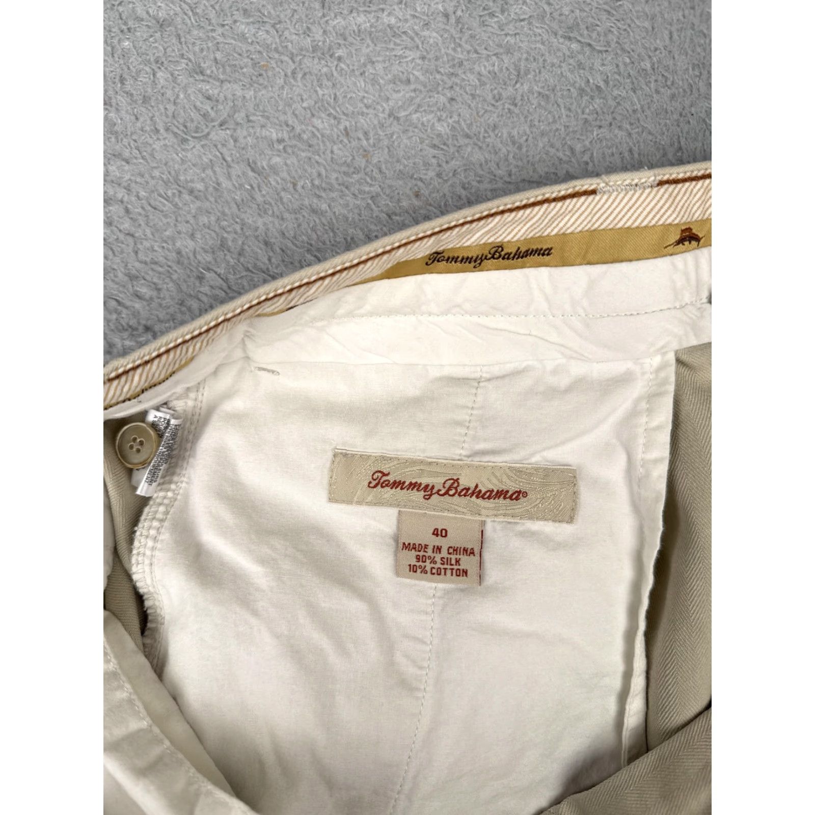 Tommy Bahama Tommy Bahama Shorts Mens 40 Khaki Silk Blend Pleated Chino Golf Herringbone Size US 40 / EU 56 - 7 Thumbnail