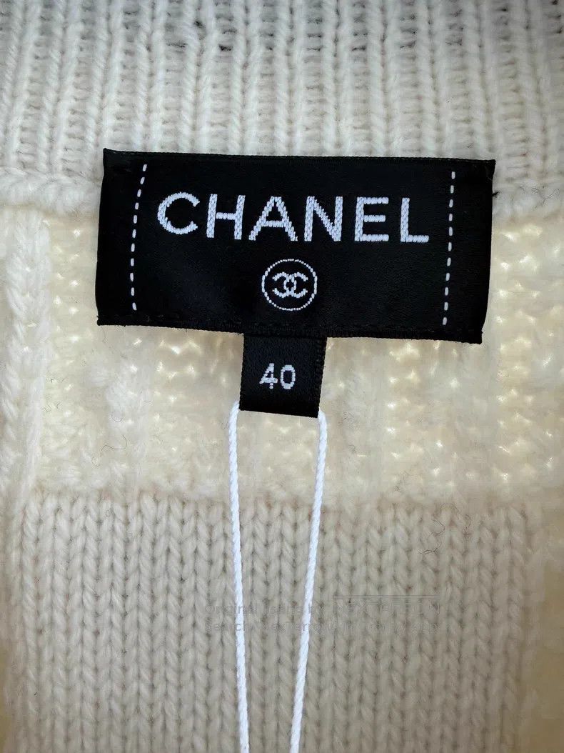 Chanel Chanel Ski series black and white V-neck sweater Size S / US 4 / IT 40 - 4 Thumbnail
