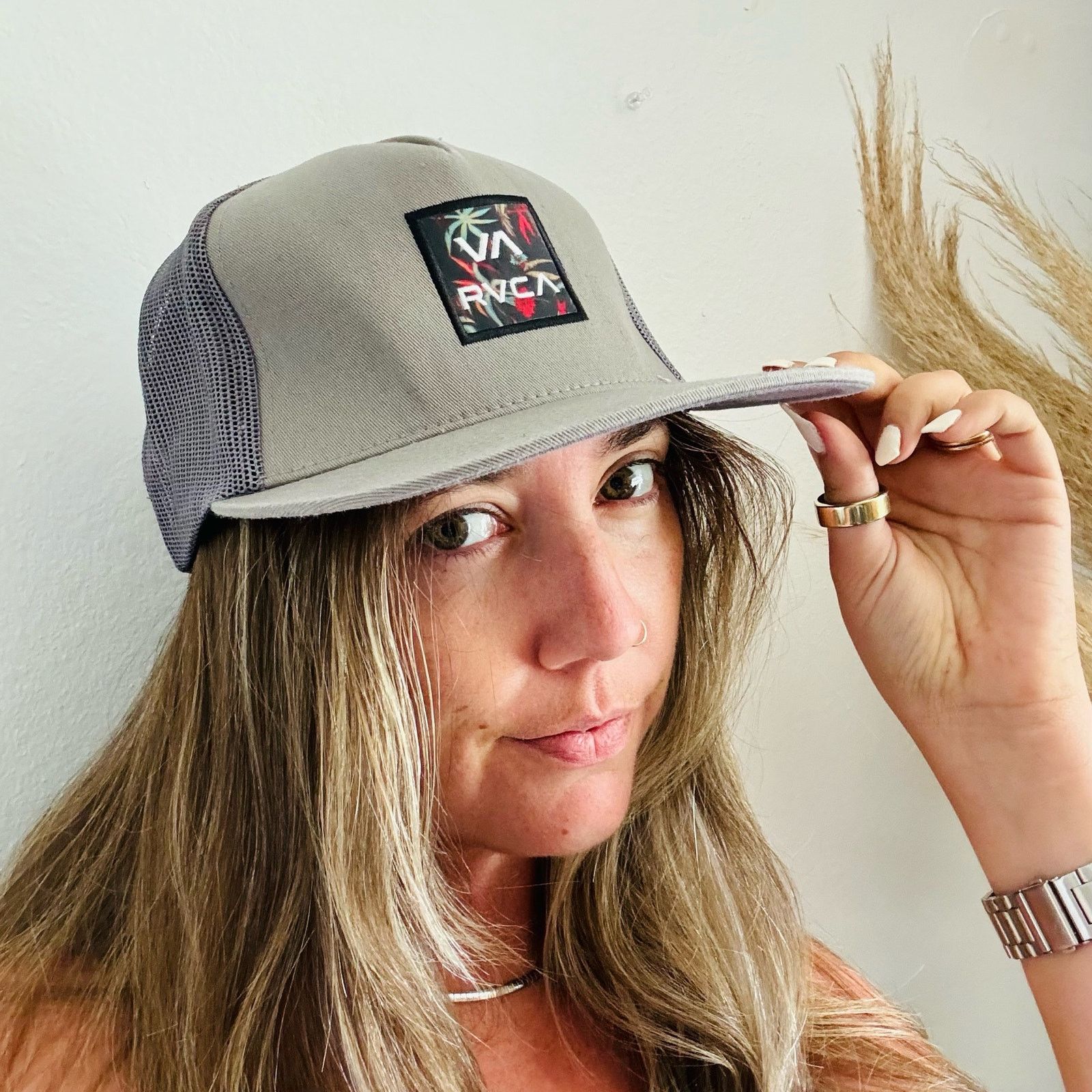 RVCA RVCA Silver Grey Mesh Trucker Logo Snap Back Baseball Hat Size ONE SIZE - 3 Thumbnail