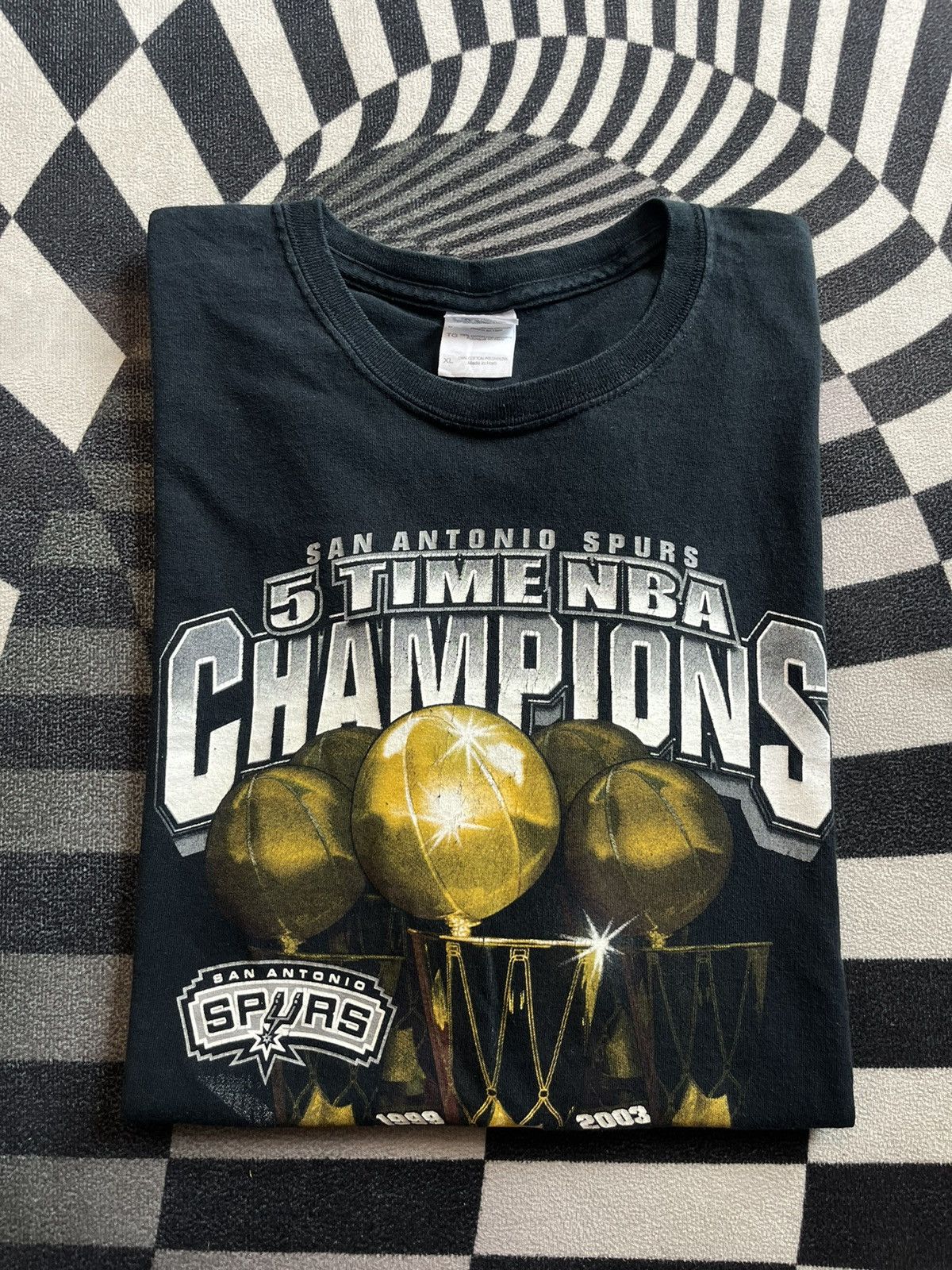 NBA San Antonio Spurs CHAMPIONS 99’s-2014’s Trophy Tshirt Size US XL / EU 56 / 4 - 1 Thumbnail