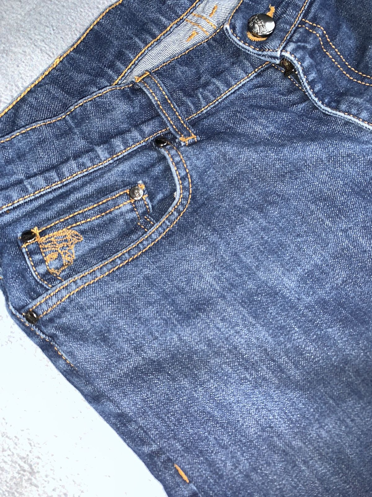 Versace Jeans Couture Vintage Y2K Versace faded straight denim jeans 32 Size US 32 / EU 48 - 8 Thumbnail